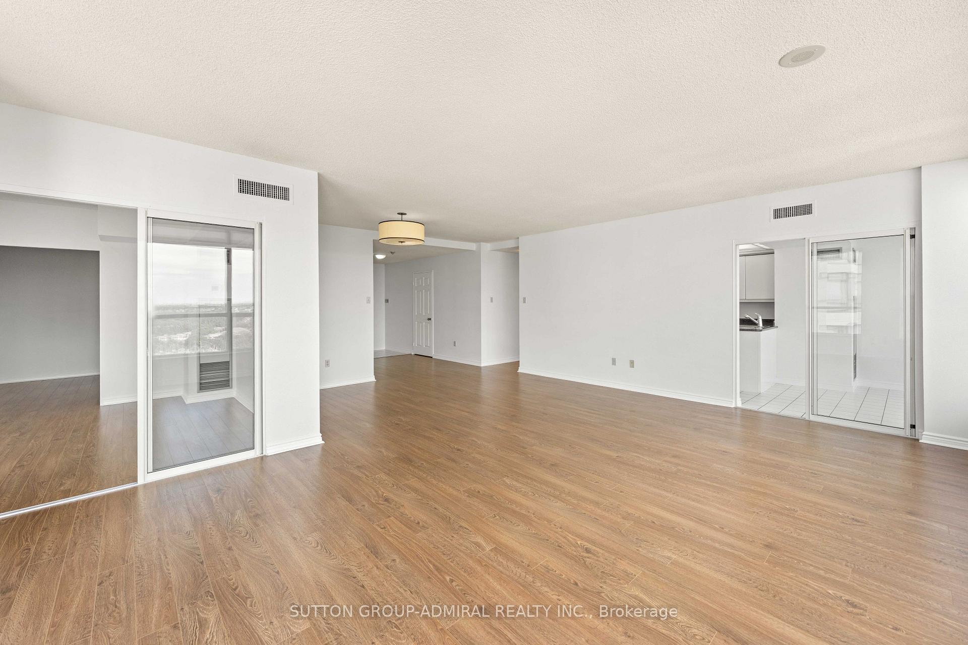 Photo 15 of Unit 1801, 7300 Yonge Street, Vaughan, Crestwood-Springfarm-Yorkhill — HOMEH