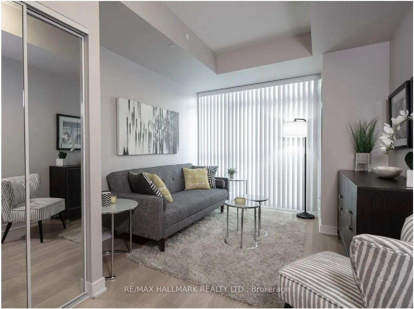 Photo 3 of Unit 404, 570 Bay Street, Toronto, Bay Street Corridor — HOMEH