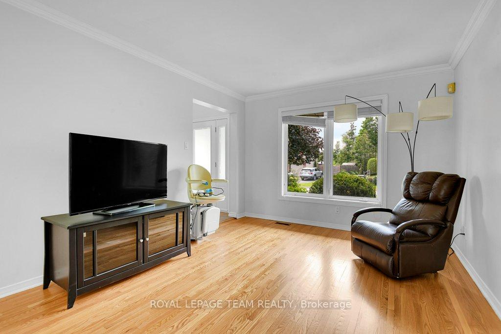 Photo 5 of 332 Liard Street, Ottawa, Stittsville (South) — HOMEH