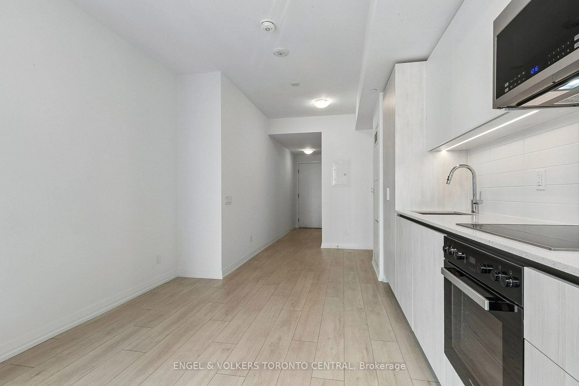 Photo 12 of Unit 2102, 400 King Street W, Toronto, Waterfront Communities — HOMEH