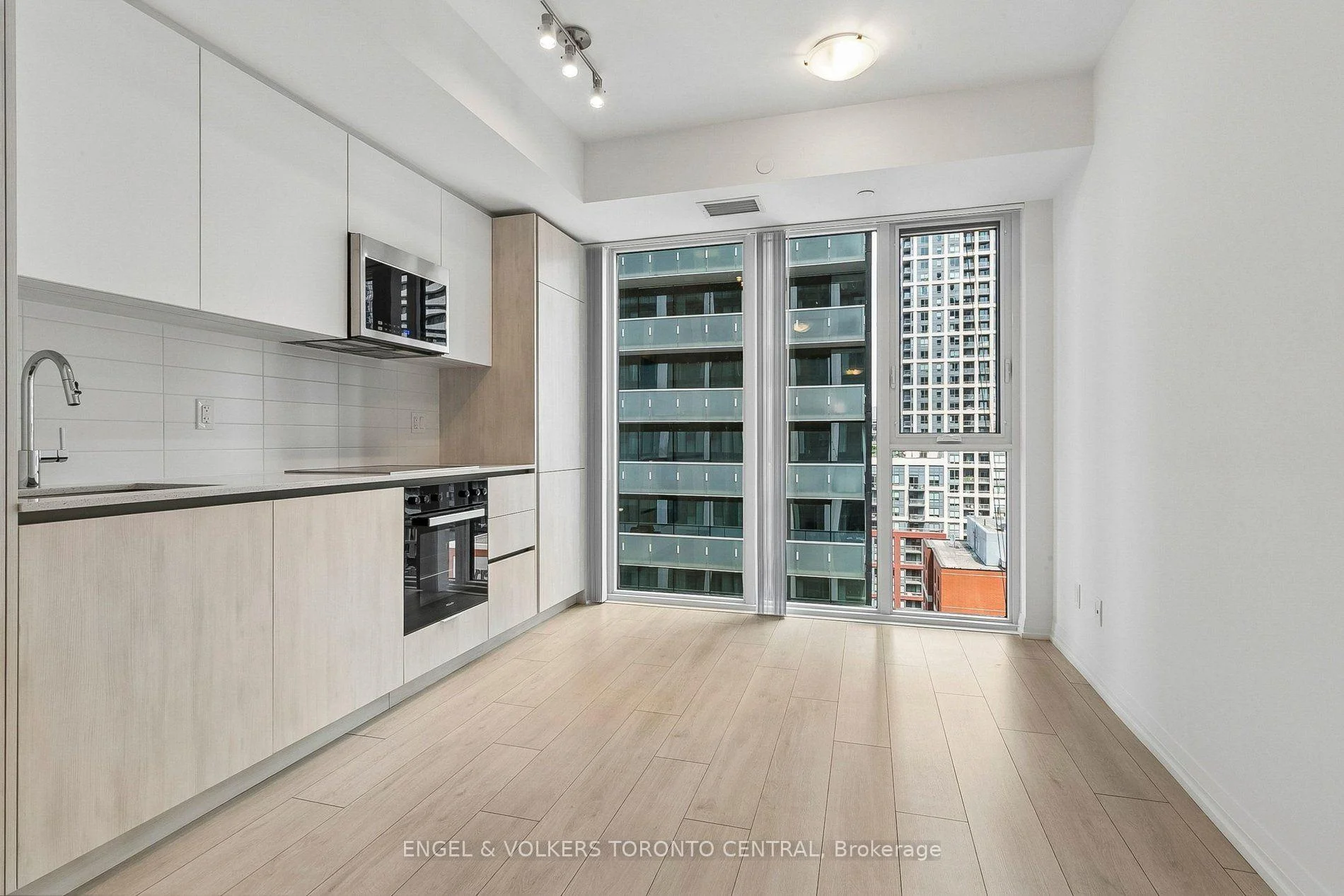 Photo 21 of Unit 2102, 400 King Street W, Toronto, Waterfront Communities — HOMEH