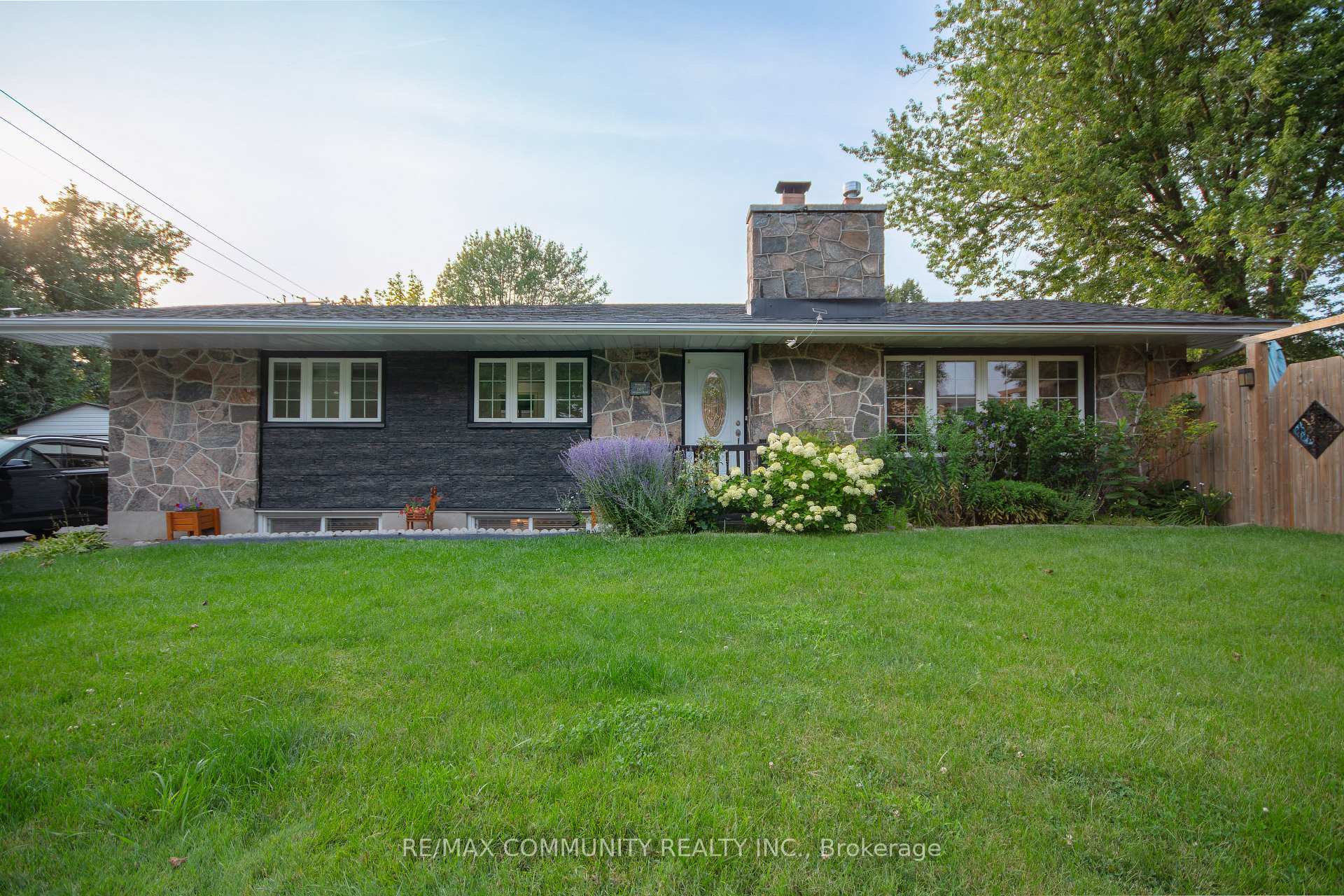 Photo 1 of 167 Simpson Road, Ajax, South East — HOMEH