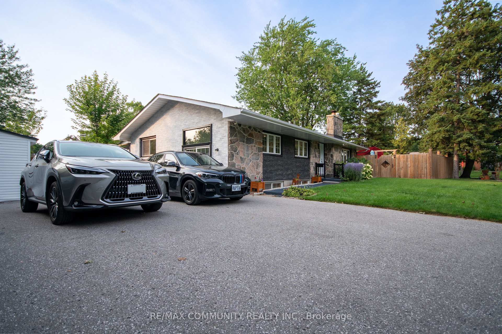 Photo 3 of 167 Simpson Road, Ajax, South East — HOMEH