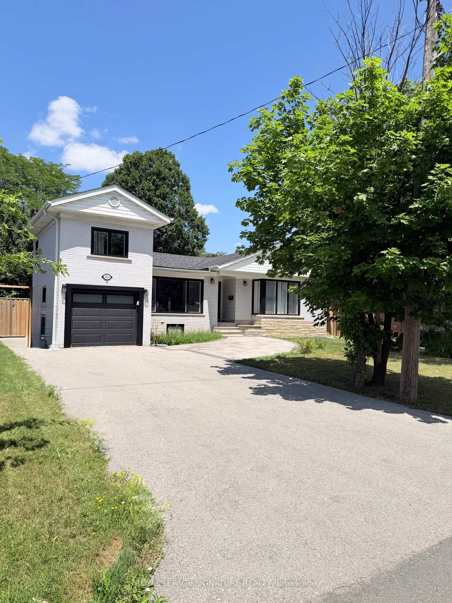 Photo 2 of 104 Great Oak Drive, Etobicoke, Princess-Rosethorn — HOMEH