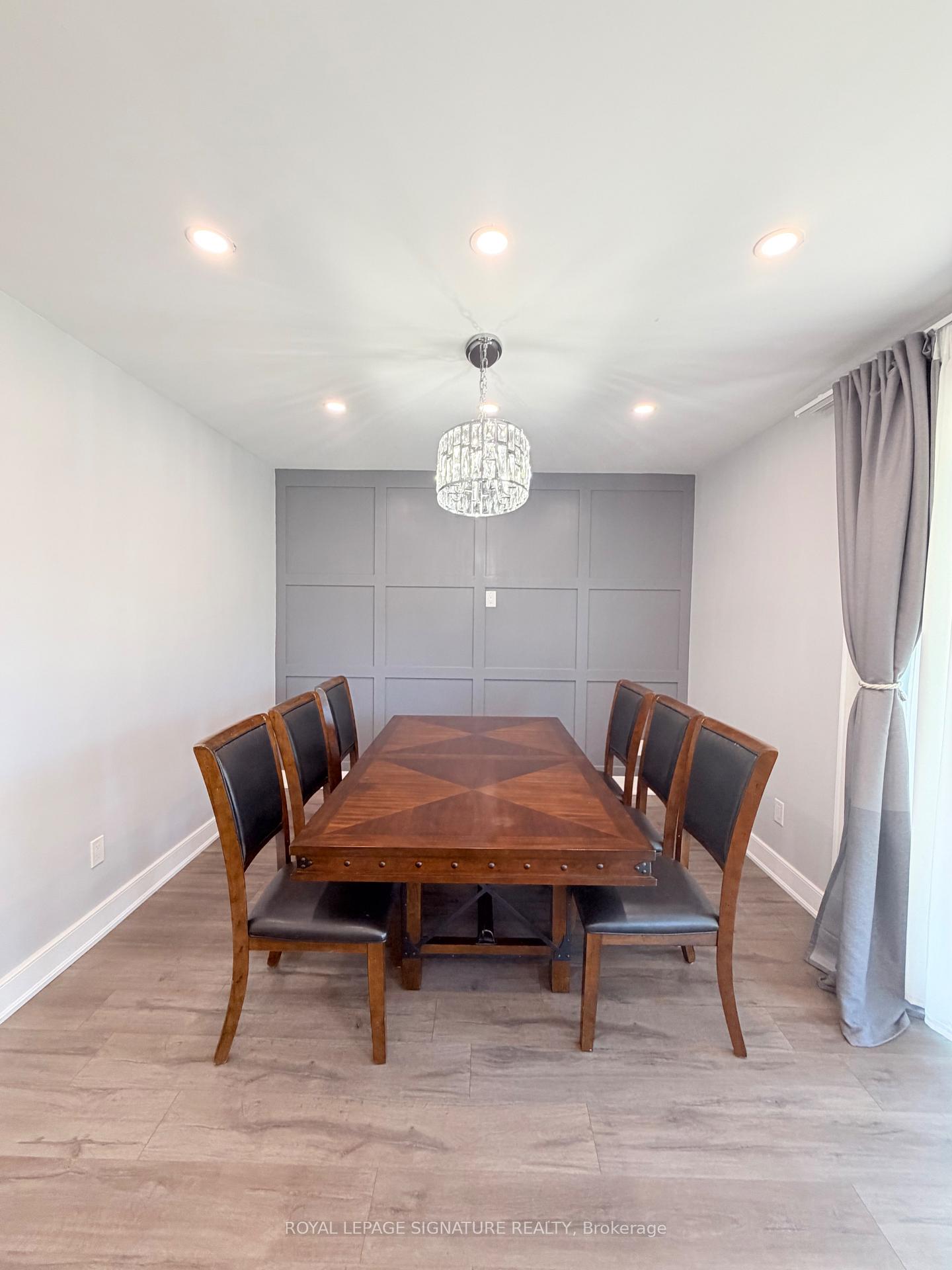 Photo 7 of 104 Great Oak Drive, Etobicoke, Princess-Rosethorn — HOMEH