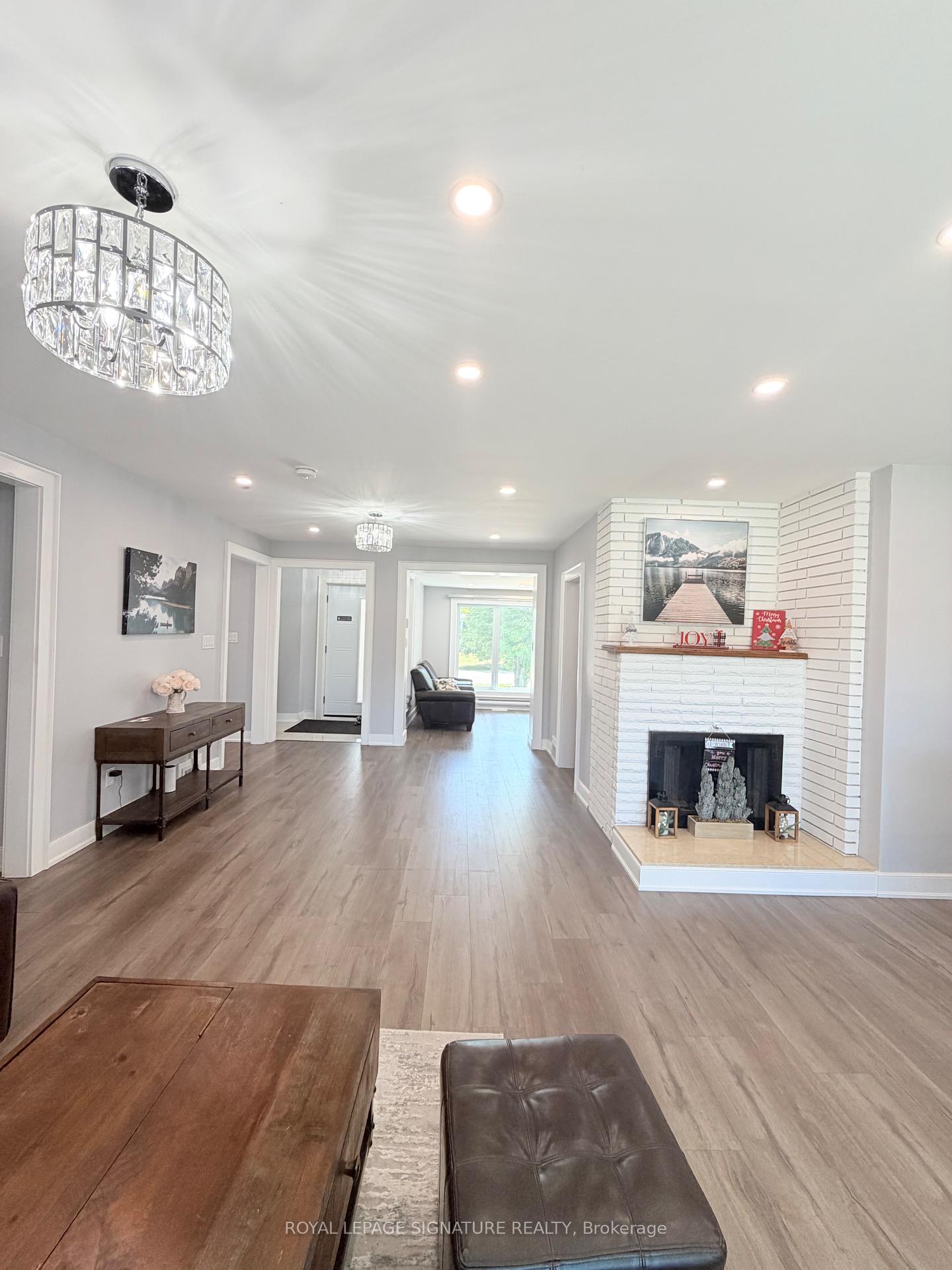 Photo 12 of 104 Great Oak Drive, Etobicoke, Princess-Rosethorn — HOMEH