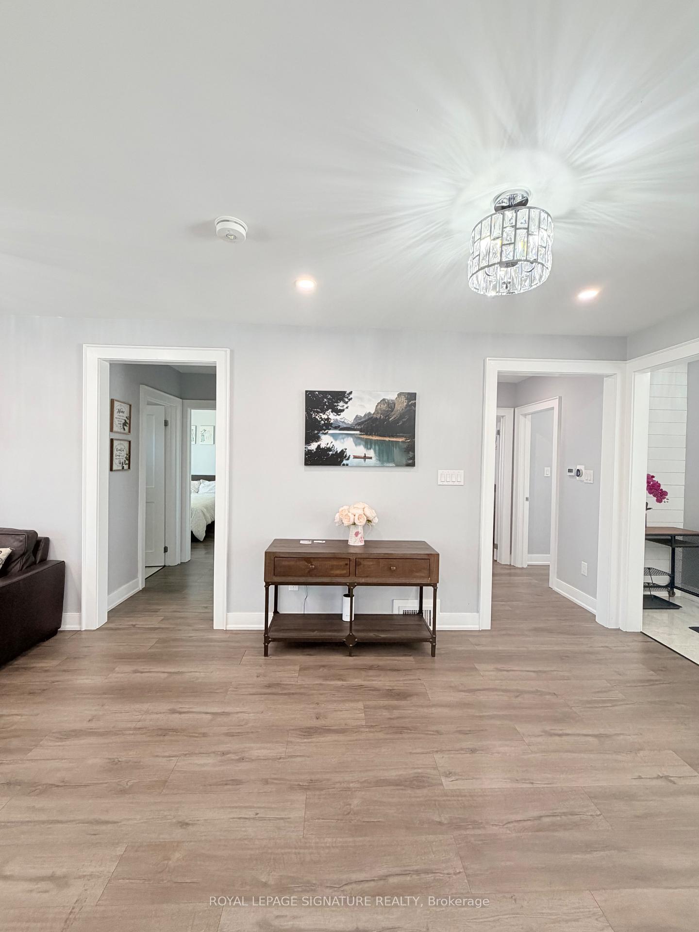 Photo 14 of 104 Great Oak Drive, Etobicoke, Princess-Rosethorn — HOMEH