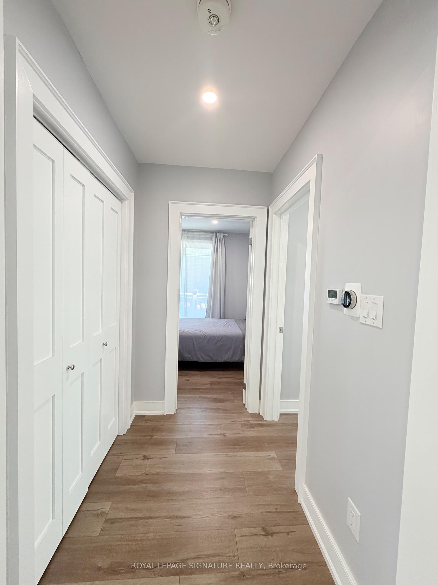 Photo 22 of 104 Great Oak Drive, Etobicoke, Princess-Rosethorn — HOMEH