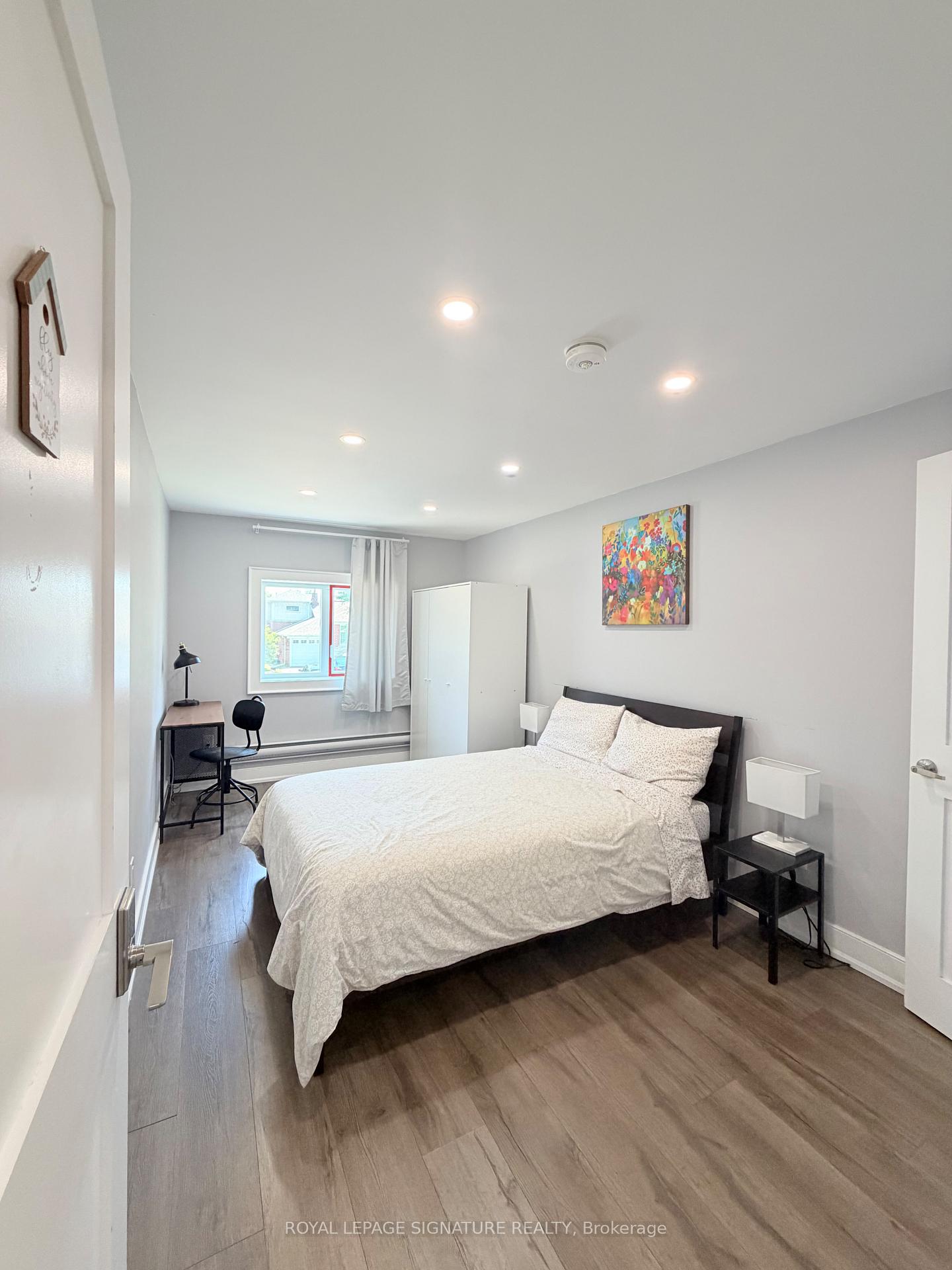 Photo 28 of 104 Great Oak Drive, Etobicoke, Princess-Rosethorn — HOMEH