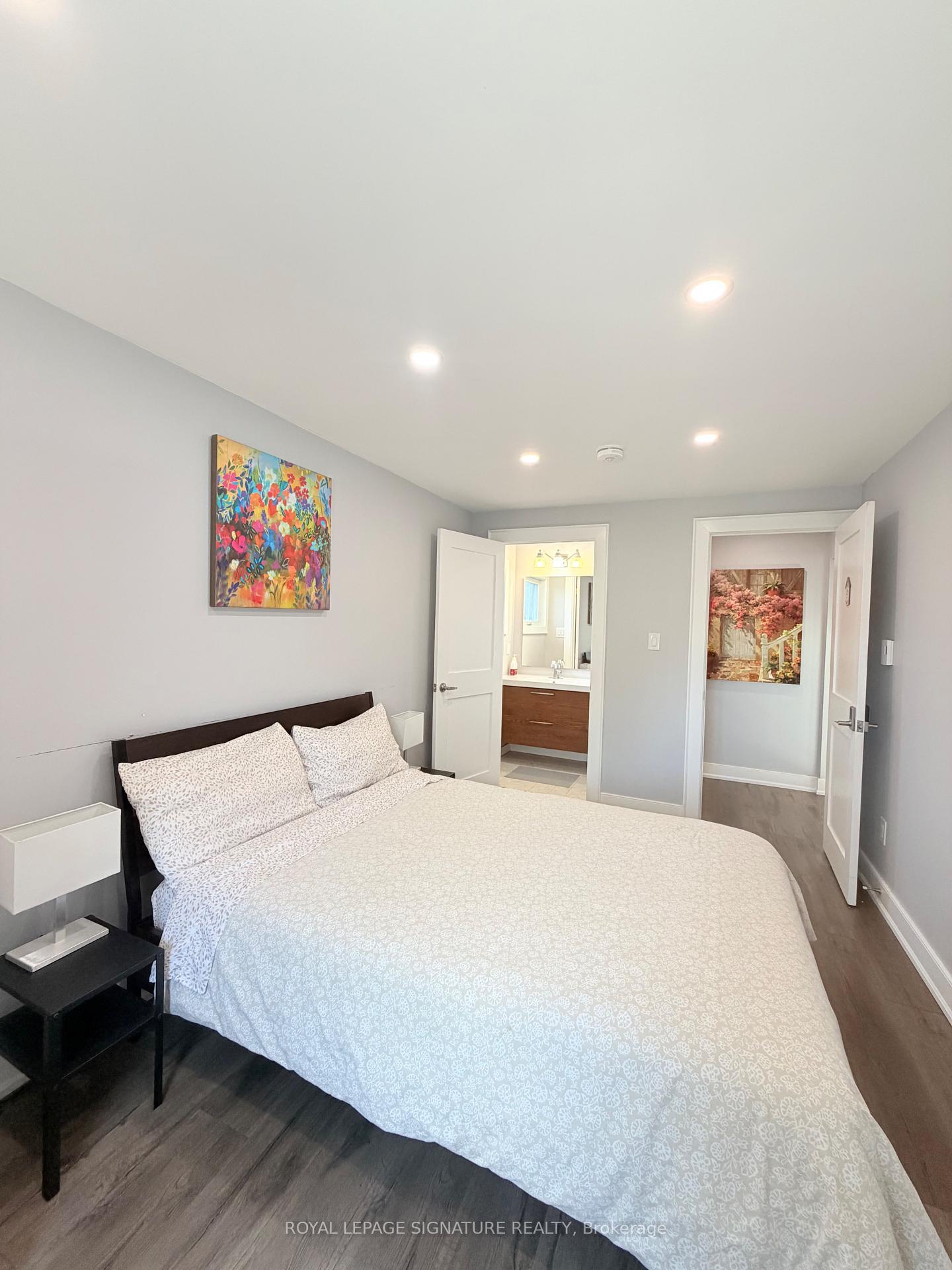 Photo 29 of 104 Great Oak Drive, Etobicoke, Princess-Rosethorn — HOMEH