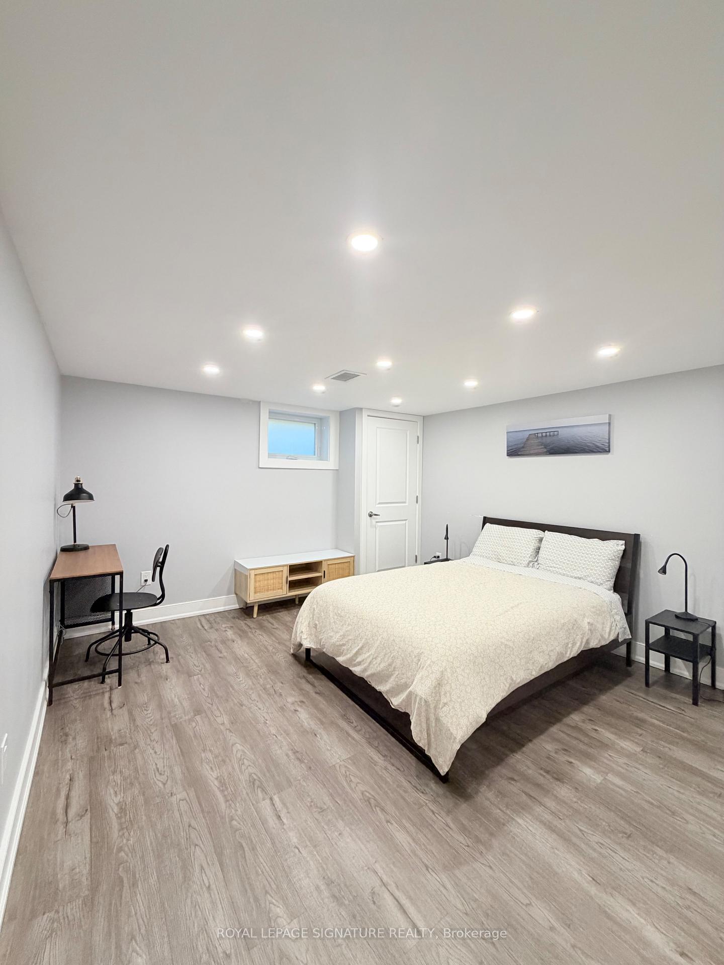 Photo 37 of 104 Great Oak Drive, Etobicoke, Princess-Rosethorn — HOMEH