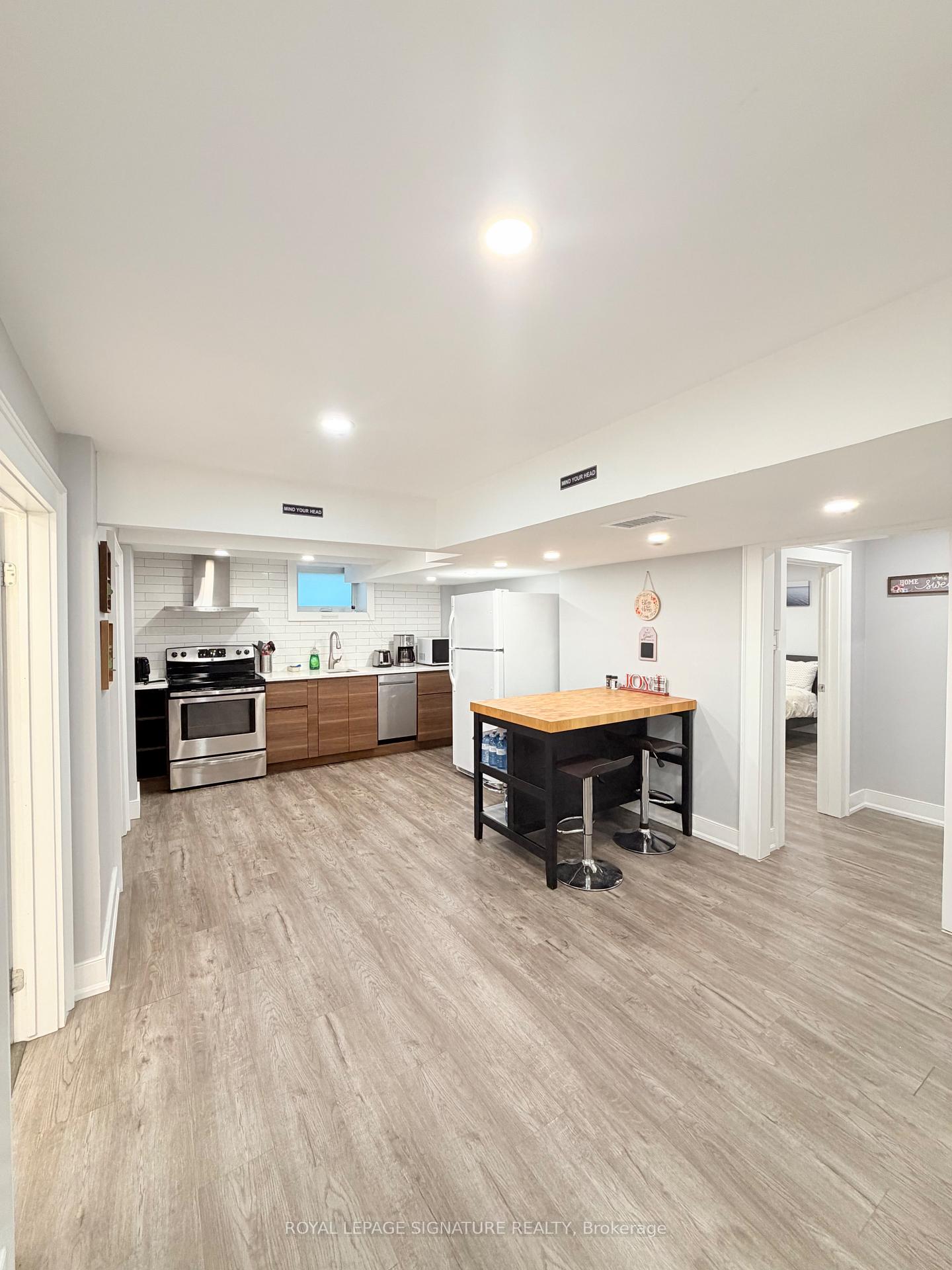 Photo 39 of 104 Great Oak Drive, Etobicoke, Princess-Rosethorn — HOMEH
