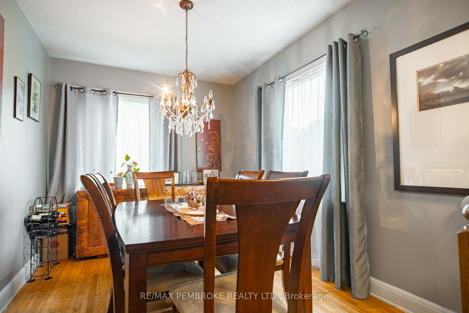 Photo 2 of 320 Mackay Street, Pembroke, Pembroke — HOMEH