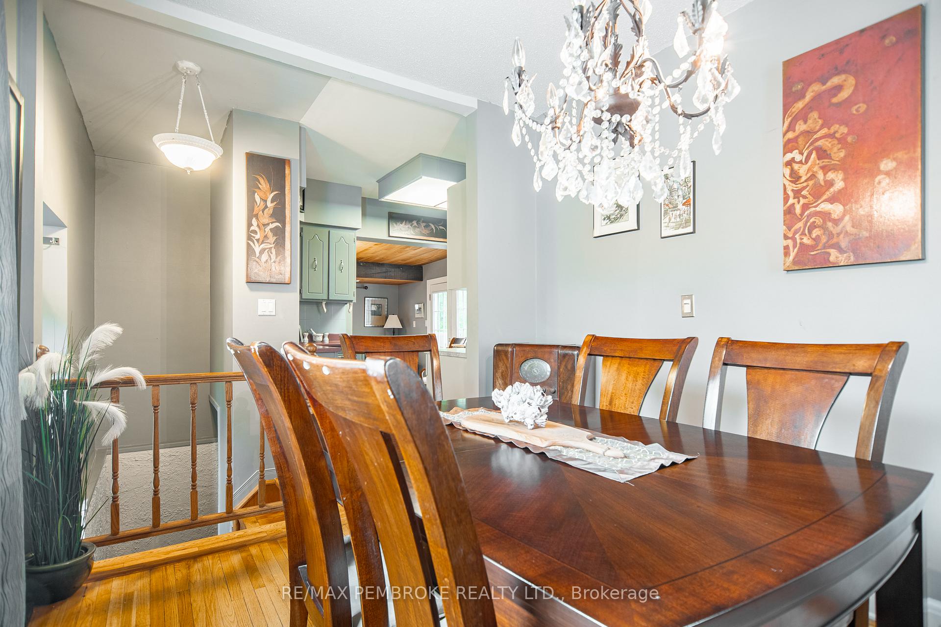 Photo 3 of 320 Mackay Street, Pembroke, Pembroke — HOMEH