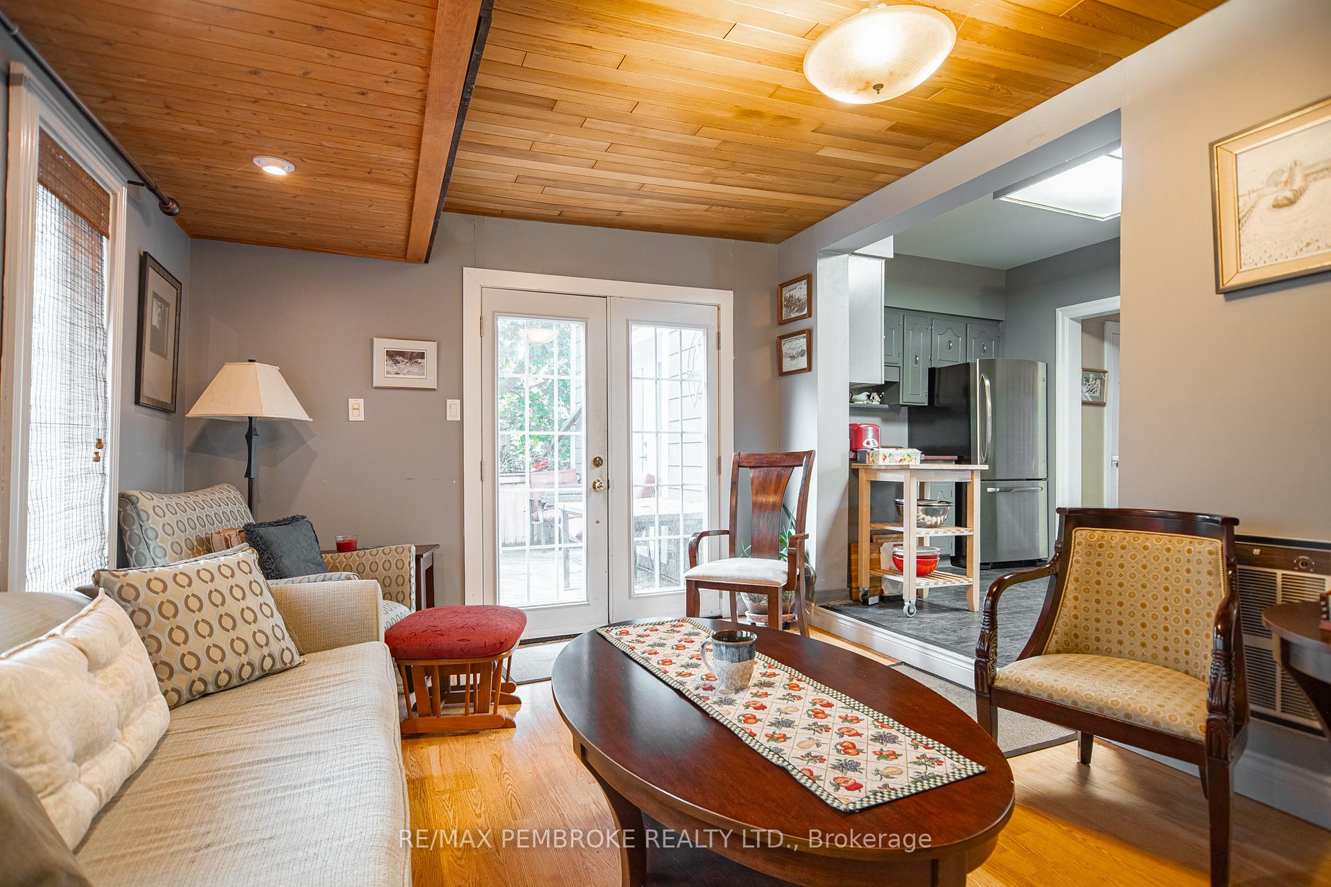 Photo 10 of 320 Mackay Street, Pembroke, Pembroke — HOMEH