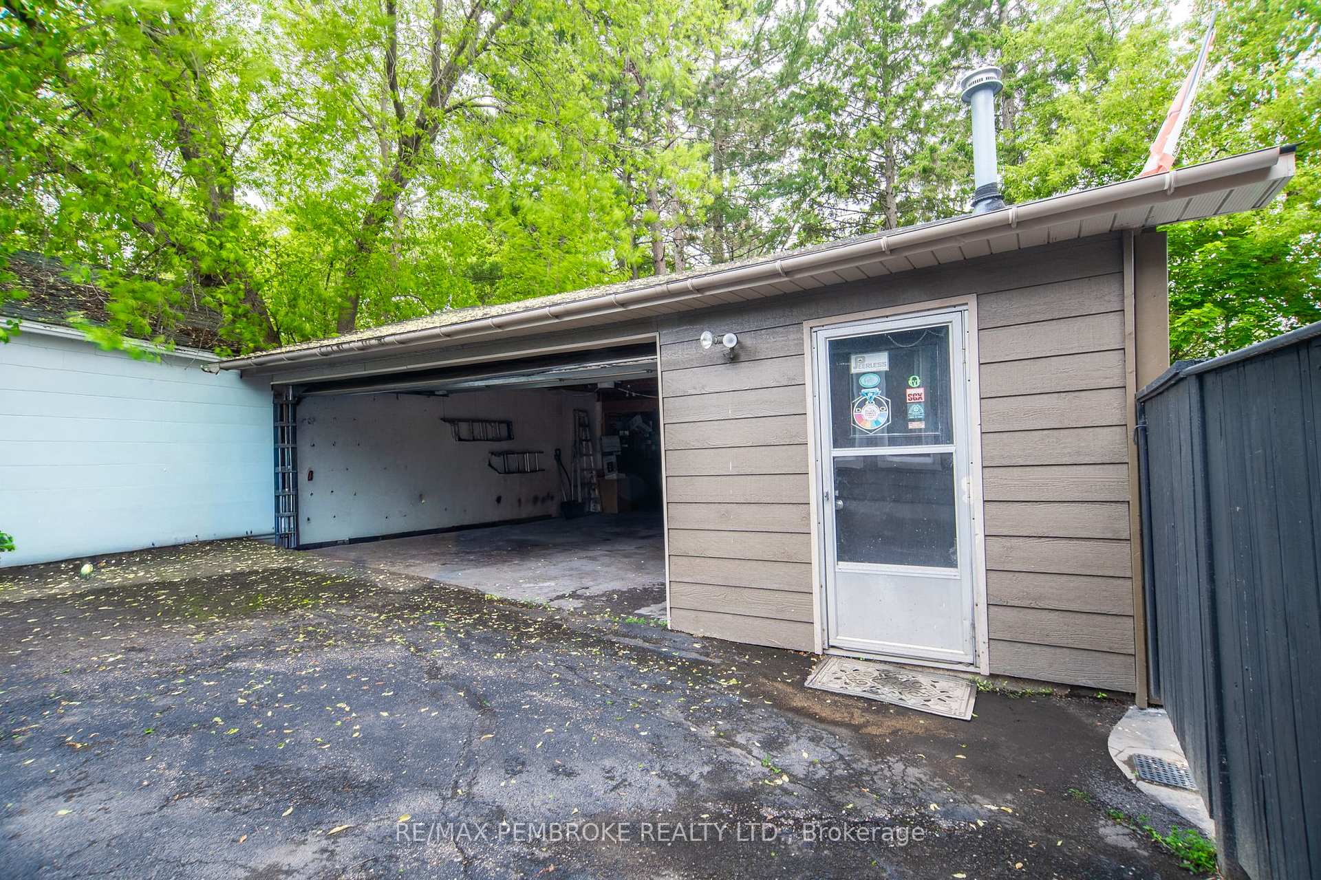 Photo 31 of 320 Mackay Street, Pembroke, Pembroke — HOMEH