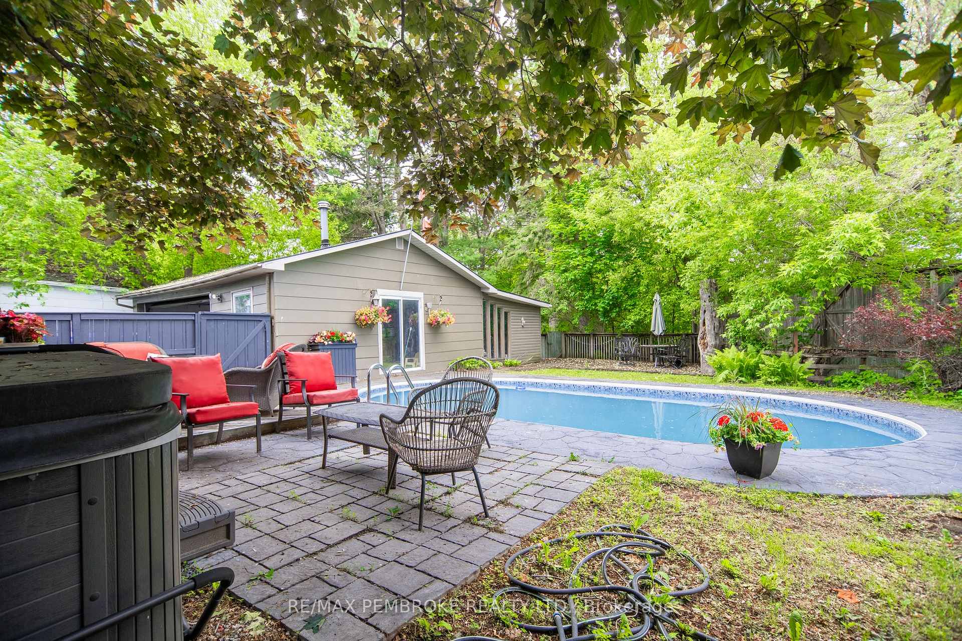Photo 34 of 320 Mackay Street, Pembroke, Pembroke — HOMEH
