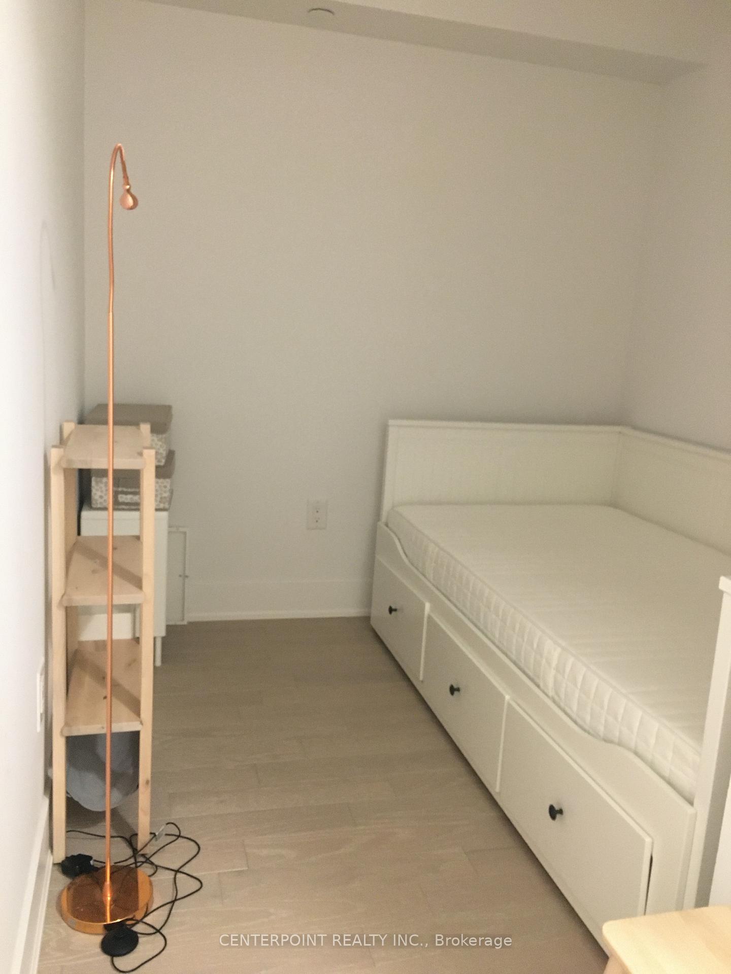 Photo 5 of Unit 816, 955 Bay Street, Toronto, Bay Street Corridor — HOMEH