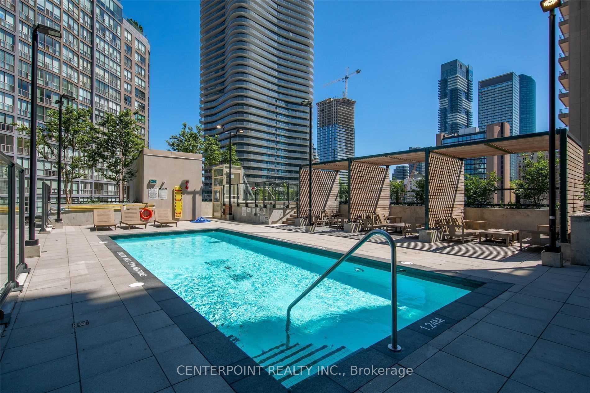 Photo 8 of Unit 816, 955 Bay Street, Toronto, Bay Street Corridor — HOMEH