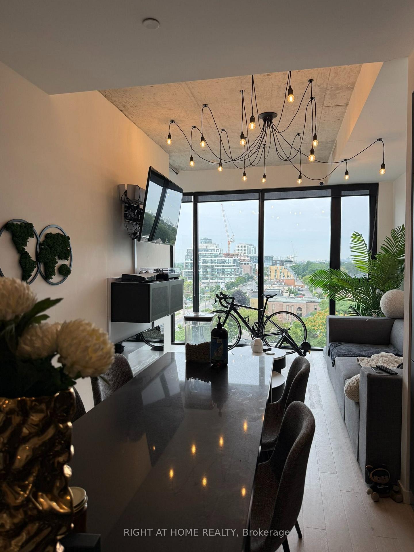Photo 13 of Unit 817, 7 Smith Crescent, Etobicoke, Stonegate-Queensway — HOMEH