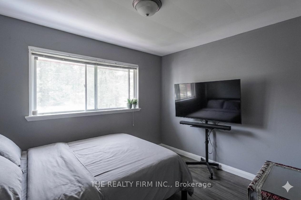 Photo 15 of 348 Winnipeg Boulevard, London, East H — HOMEH