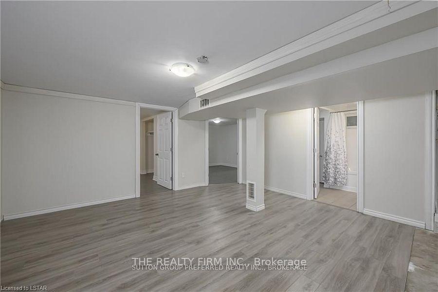 Photo 16 of 348 Winnipeg Boulevard, London, East H — HOMEH