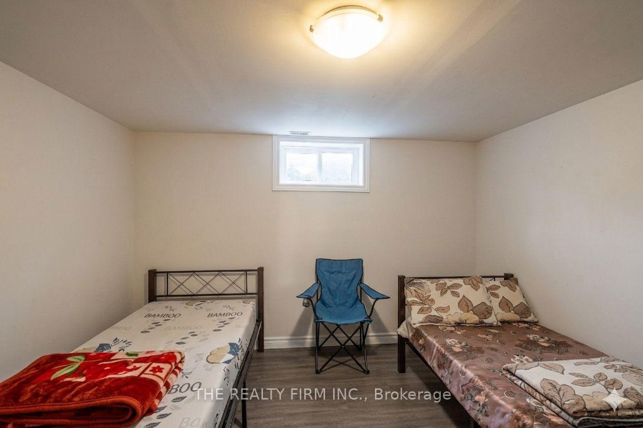 Photo 17 of 348 Winnipeg Boulevard, London, East H — HOMEH