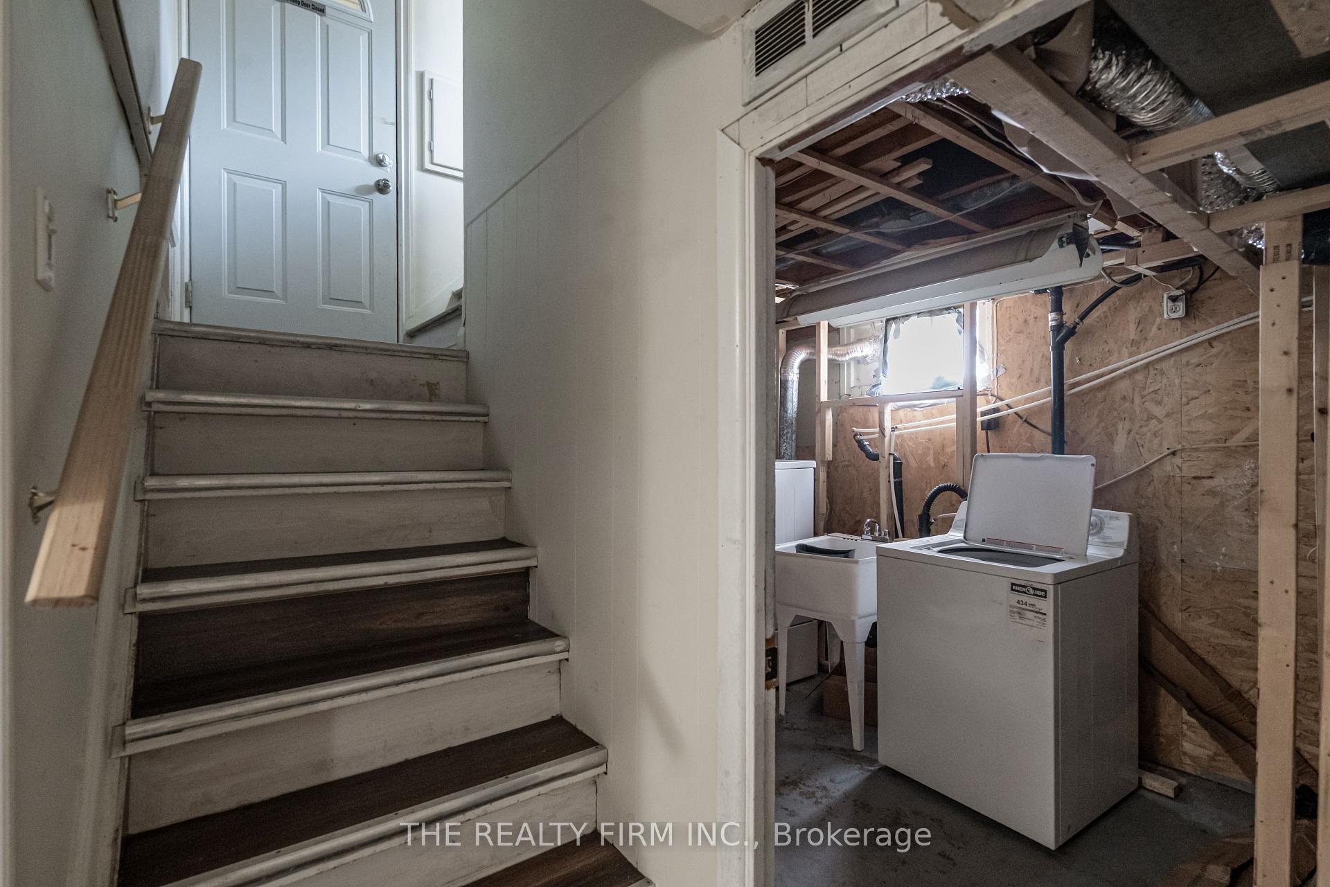 Photo 23 of 348 Winnipeg Boulevard, London, East H — HOMEH
