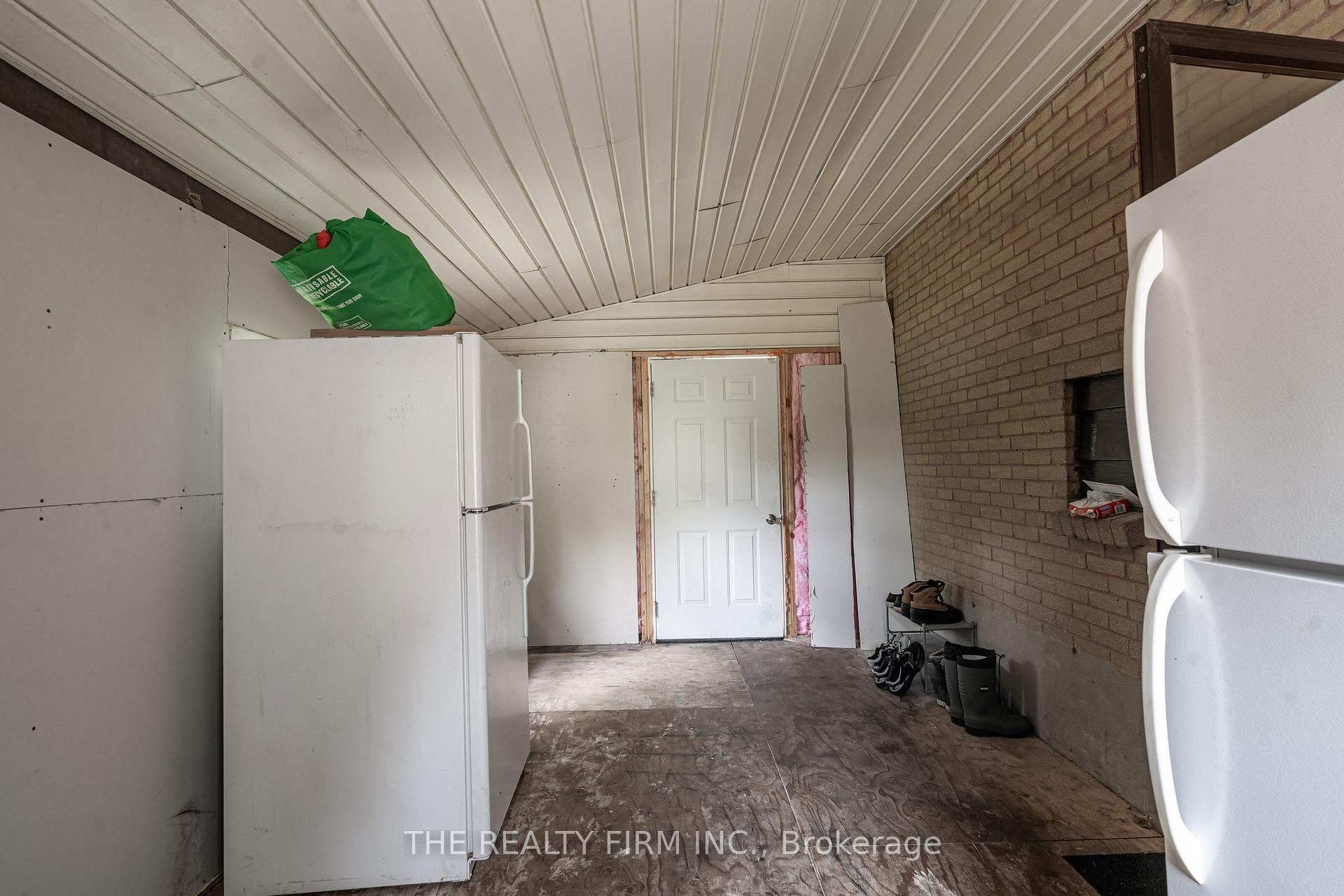 Photo 25 of 348 Winnipeg Boulevard, London, East H — HOMEH