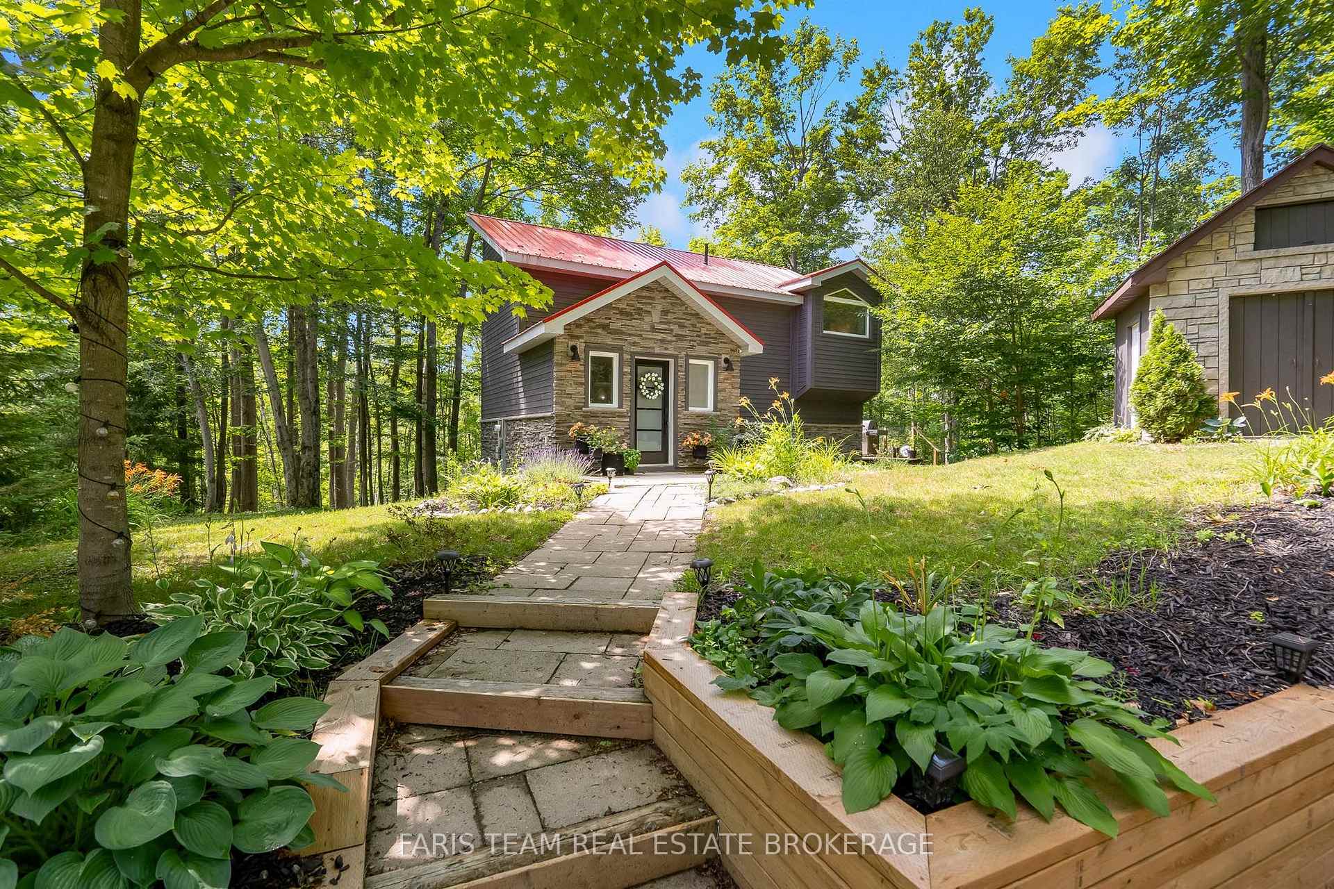 Photo 3 of 49 Huronwoods Drive, Oro-Medonte, Sugarbush — HOMEH