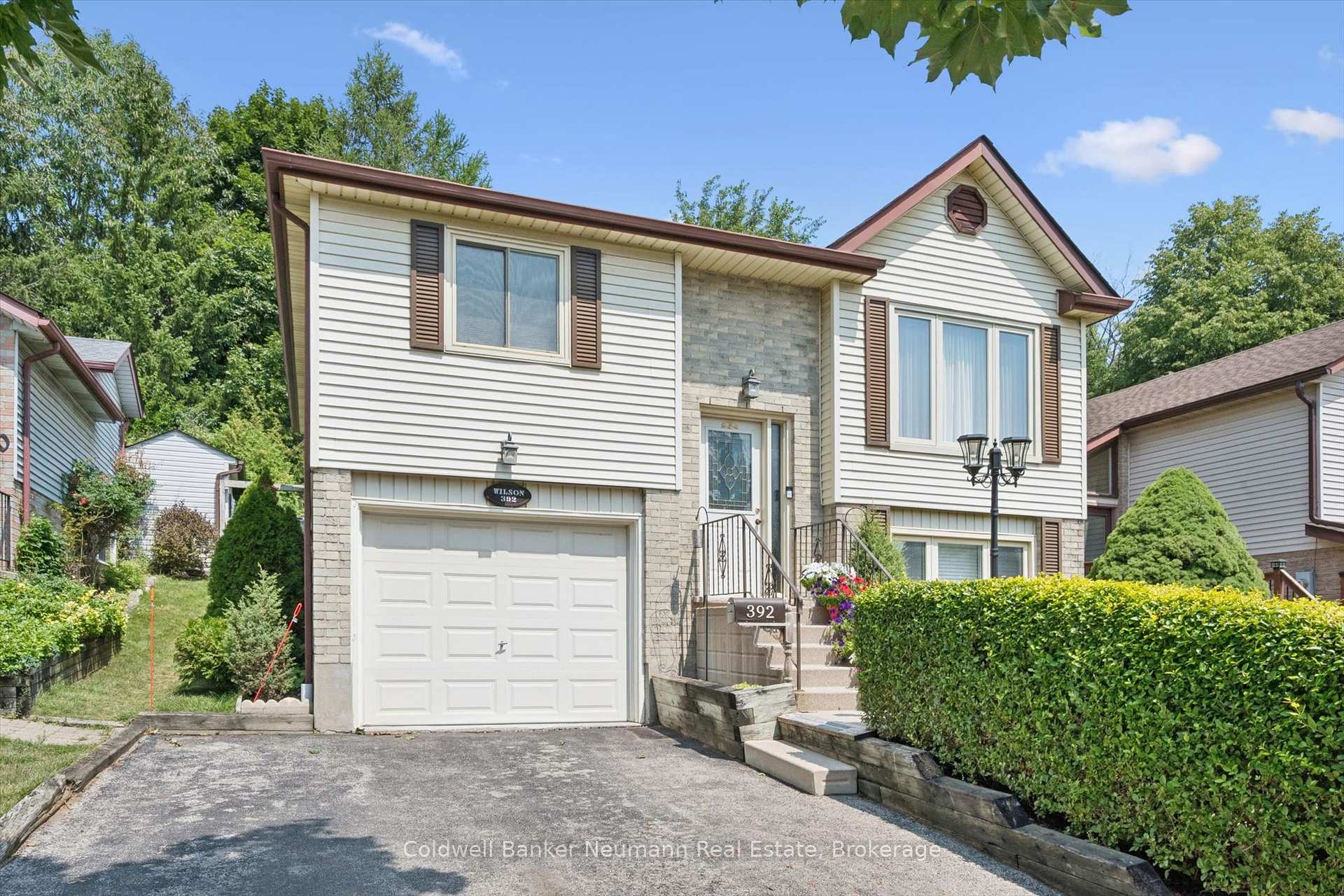 Photo 2 of 392 Imperial Road S, Guelph, Willow West/Sugarbush/West Acres — HOMEH