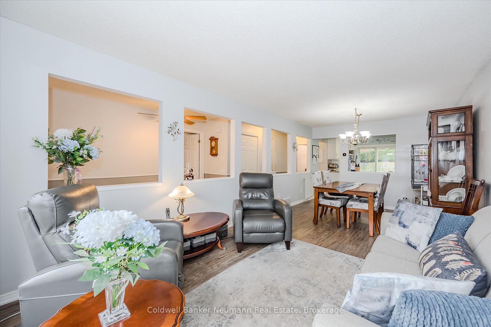 Photo 8 of 392 Imperial Road S, Guelph, Willow West/Sugarbush/West Acres — HOMEH