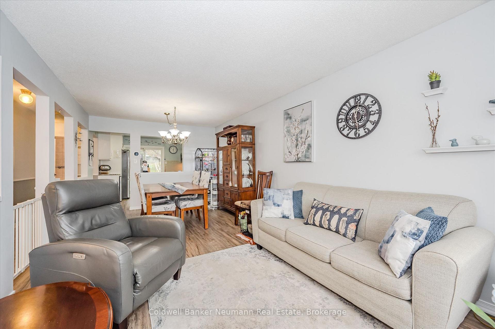 Photo 9 of 392 Imperial Road S, Guelph, Willow West/Sugarbush/West Acres — HOMEH