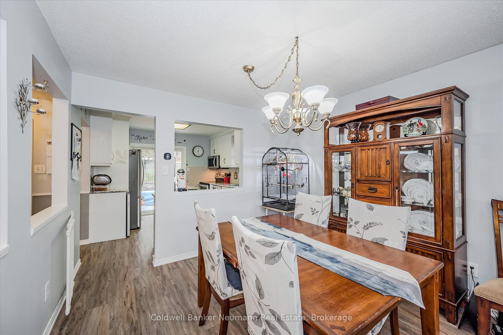 Photo 10 of 392 Imperial Road S, Guelph, Willow West/Sugarbush/West Acres — HOMEH