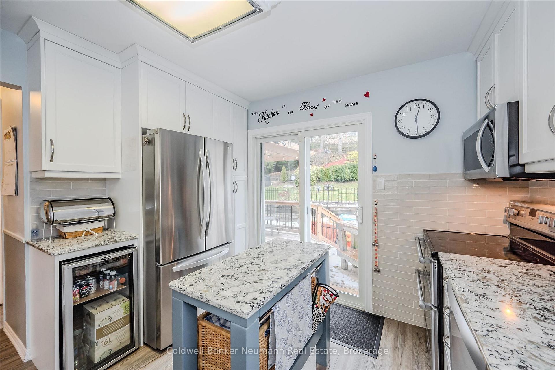 Photo 14 of 392 Imperial Road S, Guelph, Willow West/Sugarbush/West Acres — HOMEH
