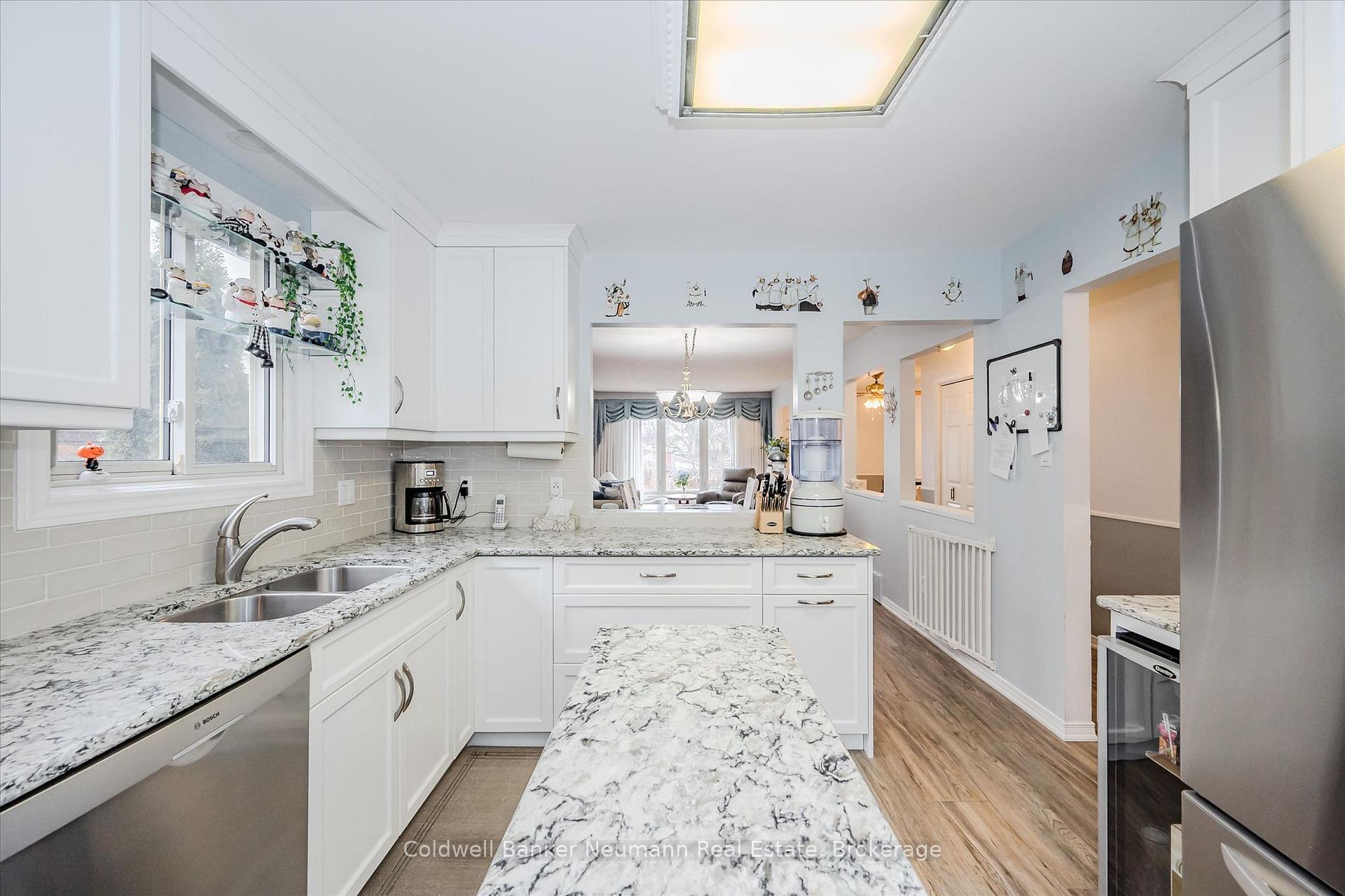 Photo 15 of 392 Imperial Road S, Guelph, Willow West/Sugarbush/West Acres — HOMEH
