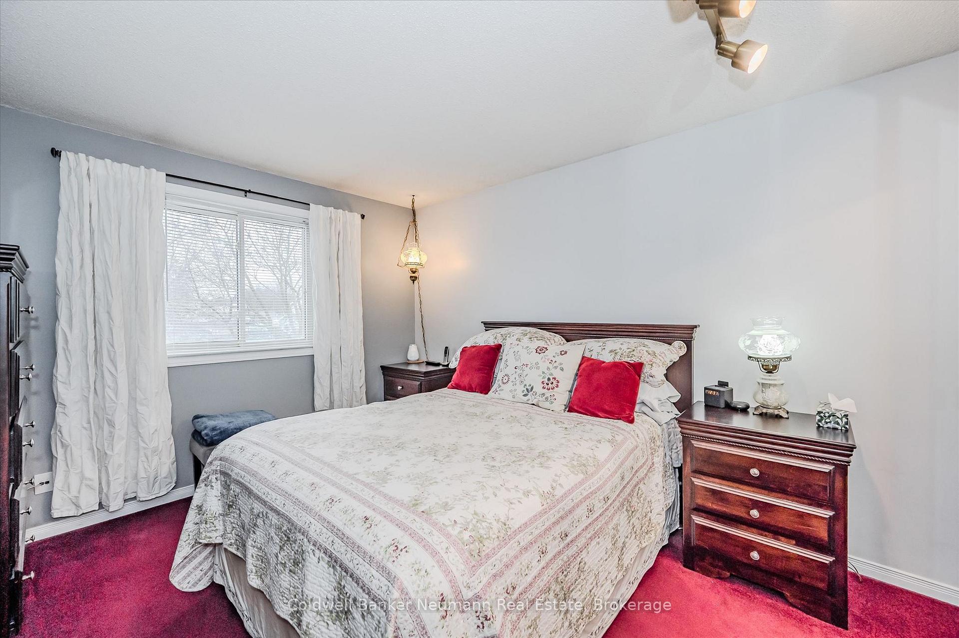 Photo 18 of 392 Imperial Road S, Guelph, Willow West/Sugarbush/West Acres — HOMEH