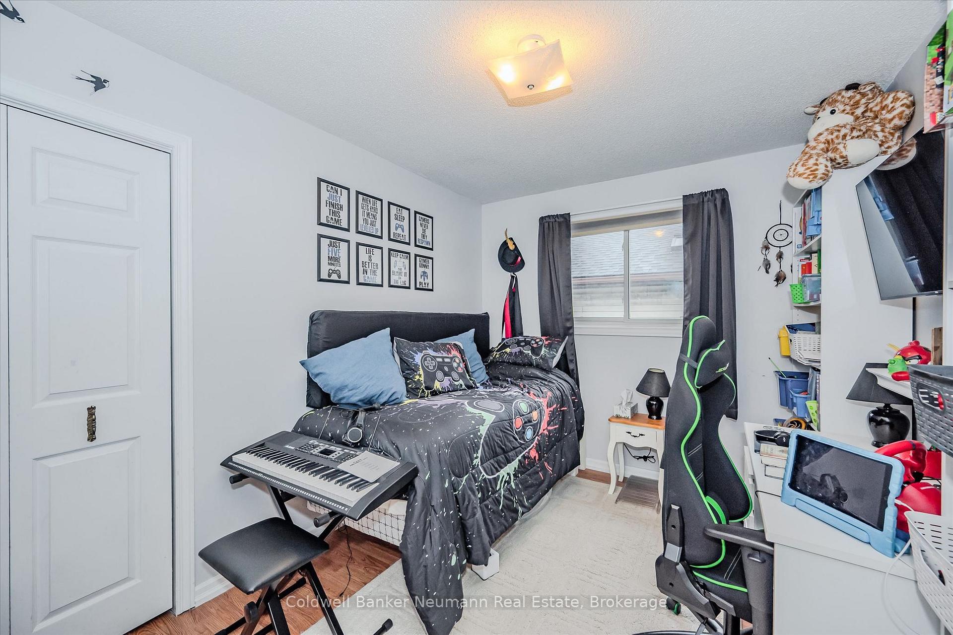 Photo 21 of 392 Imperial Road S, Guelph, Willow West/Sugarbush/West Acres — HOMEH
