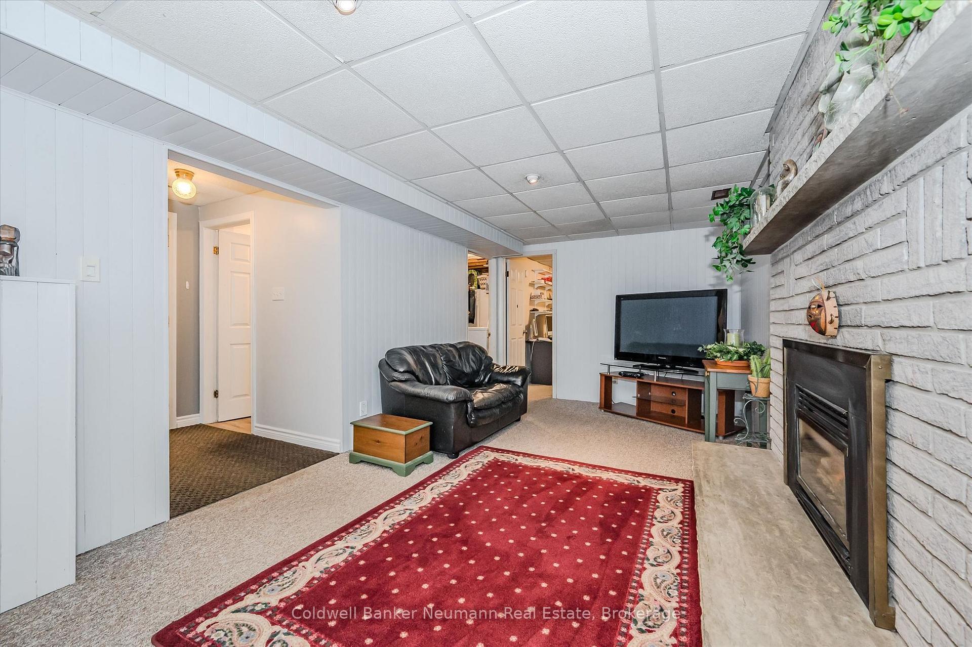 Photo 24 of 392 Imperial Road S, Guelph, Willow West/Sugarbush/West Acres — HOMEH