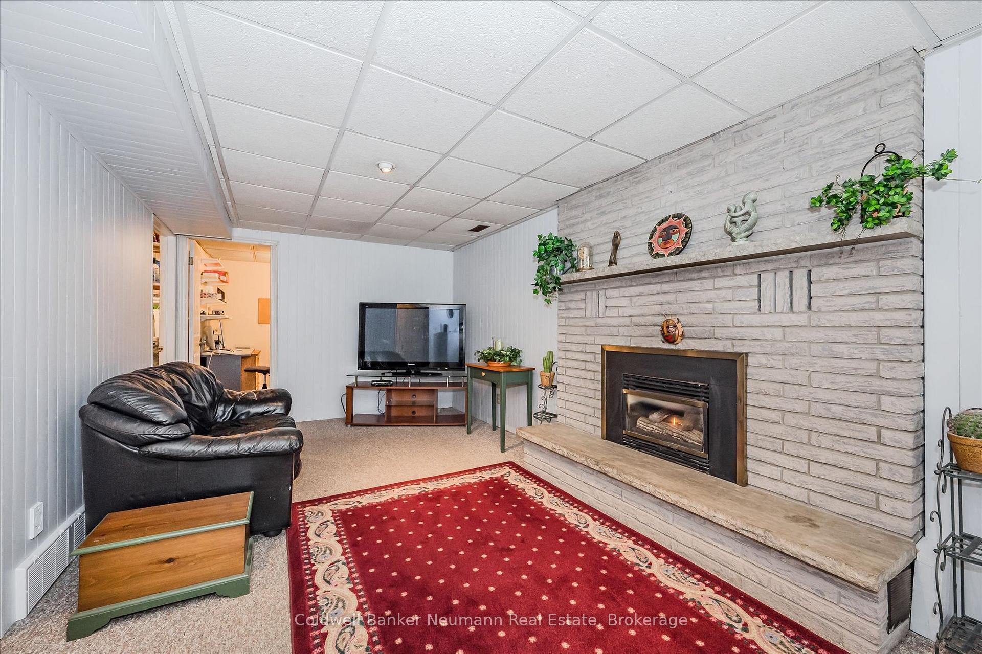 Photo 25 of 392 Imperial Road S, Guelph, Willow West/Sugarbush/West Acres — HOMEH