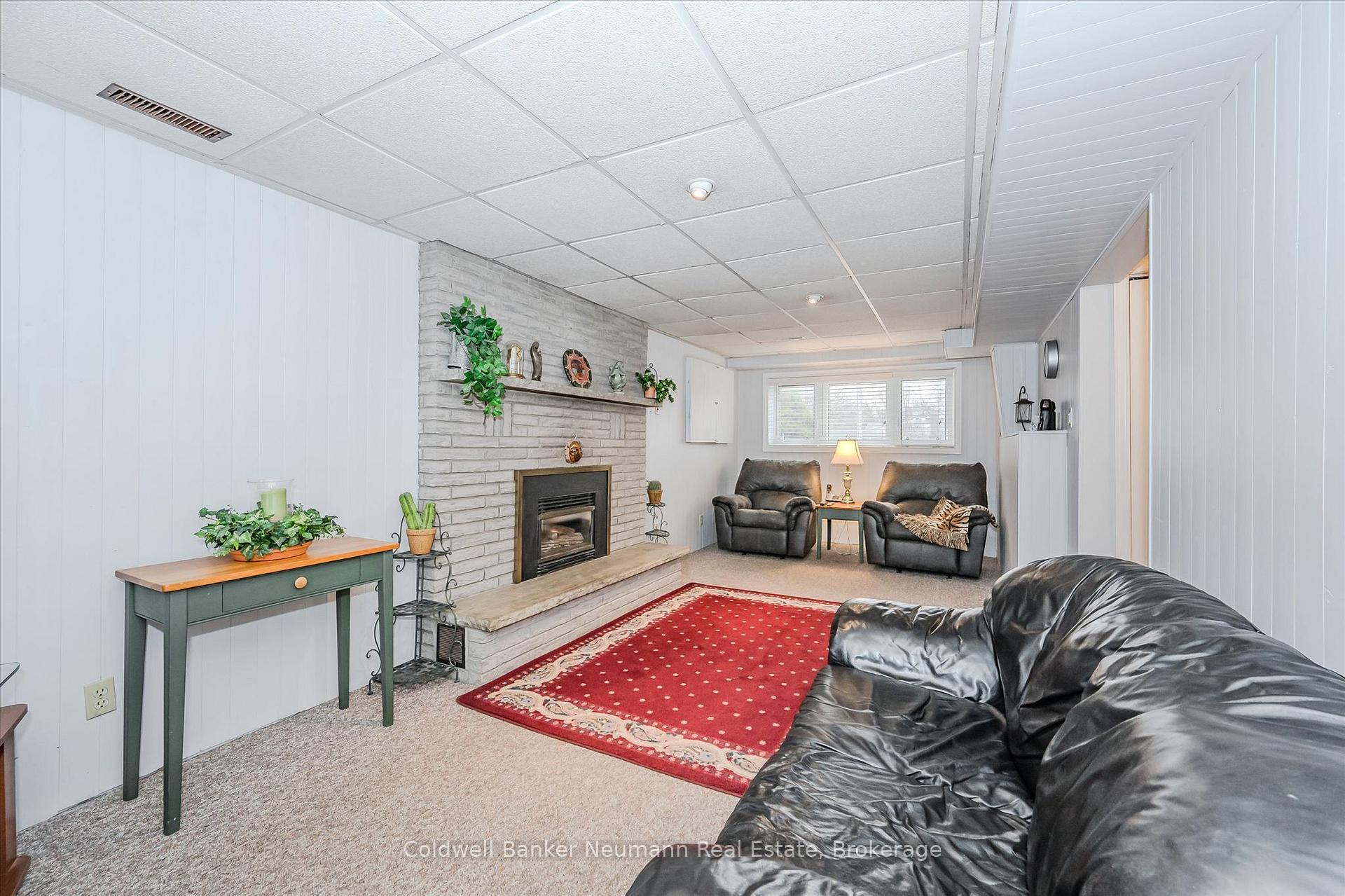 Photo 26 of 392 Imperial Road S, Guelph, Willow West/Sugarbush/West Acres — HOMEH
