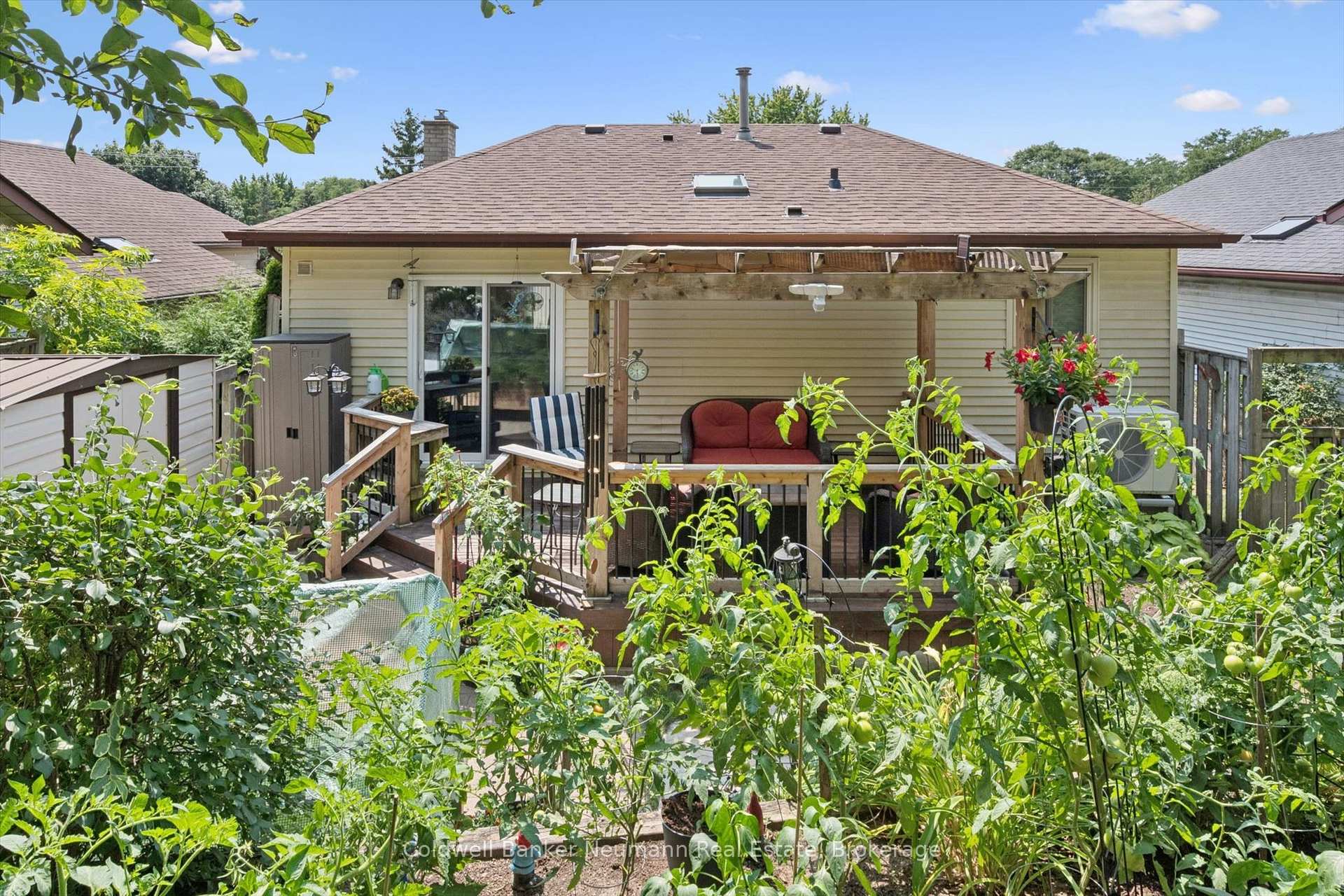 Photo 32 of 392 Imperial Road S, Guelph, Willow West/Sugarbush/West Acres — HOMEH