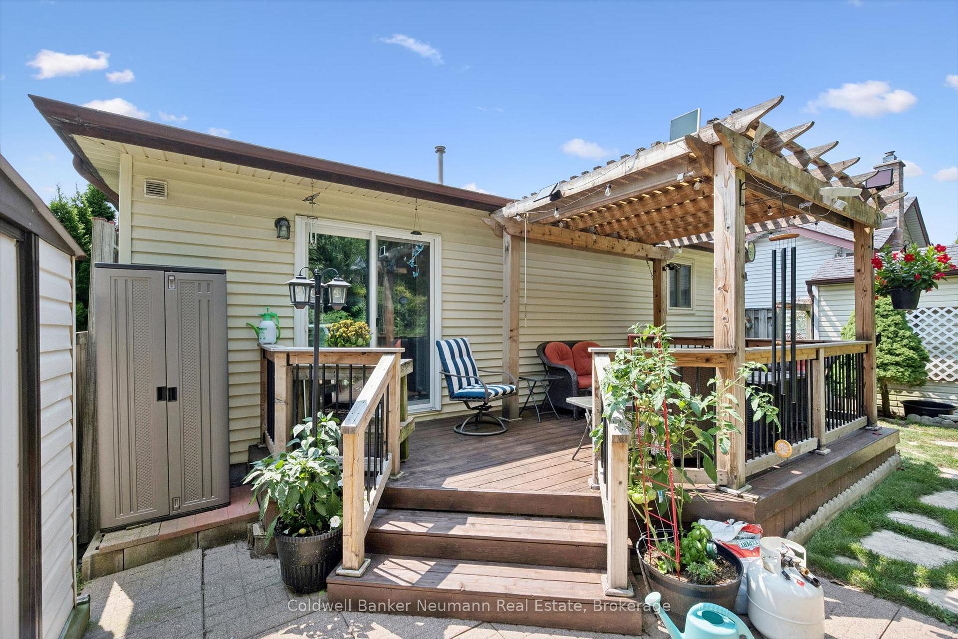 Photo 33 of 392 Imperial Road S, Guelph, Willow West/Sugarbush/West Acres — HOMEH