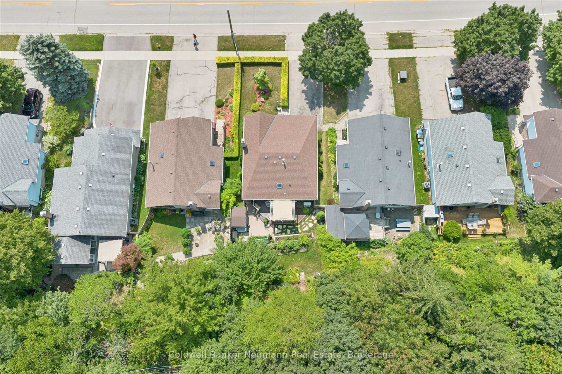 Photo 37 of 392 Imperial Road S, Guelph, Willow West/Sugarbush/West Acres — HOMEH