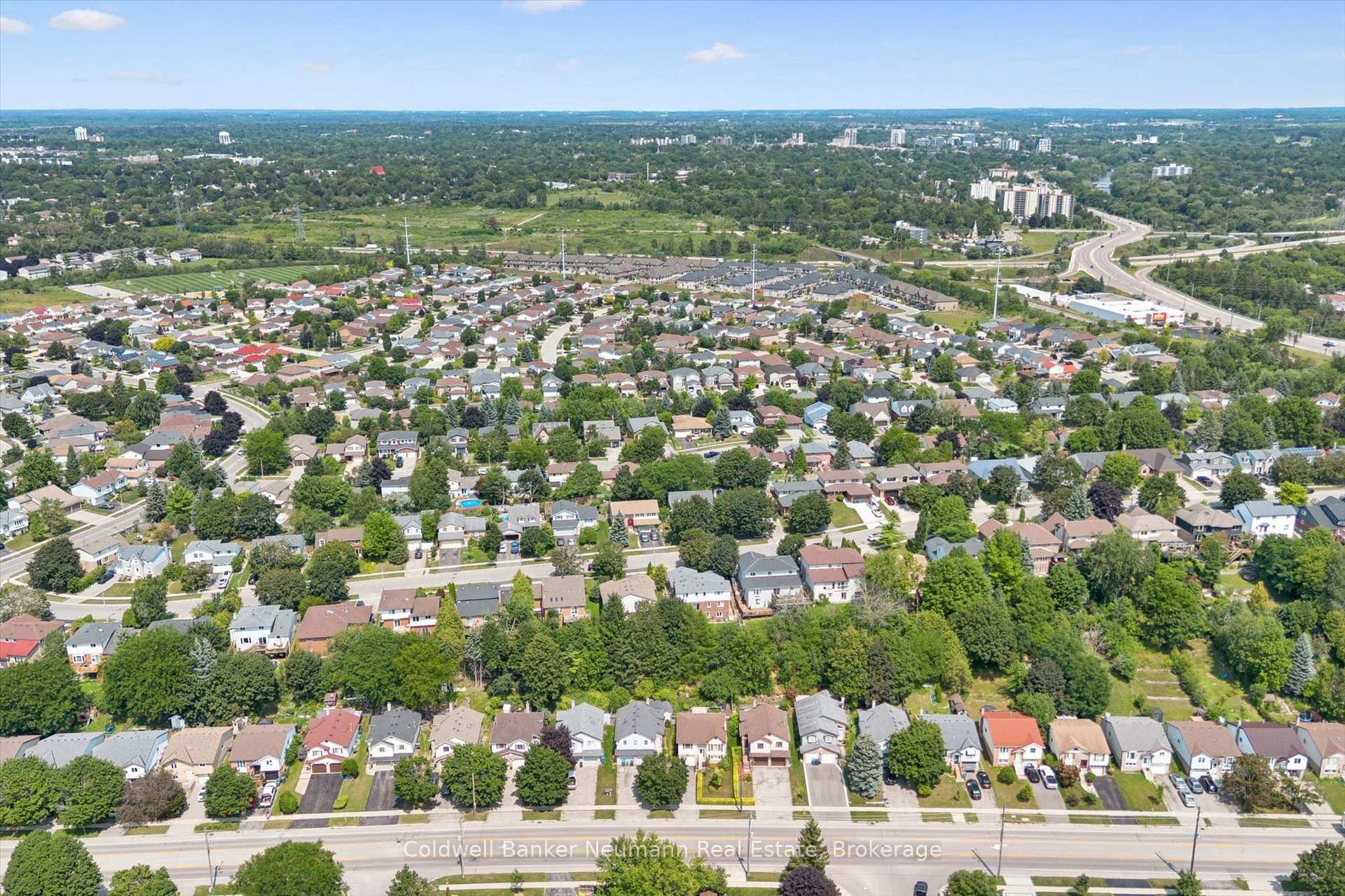 Photo 39 of 392 Imperial Road S, Guelph, Willow West/Sugarbush/West Acres — HOMEH