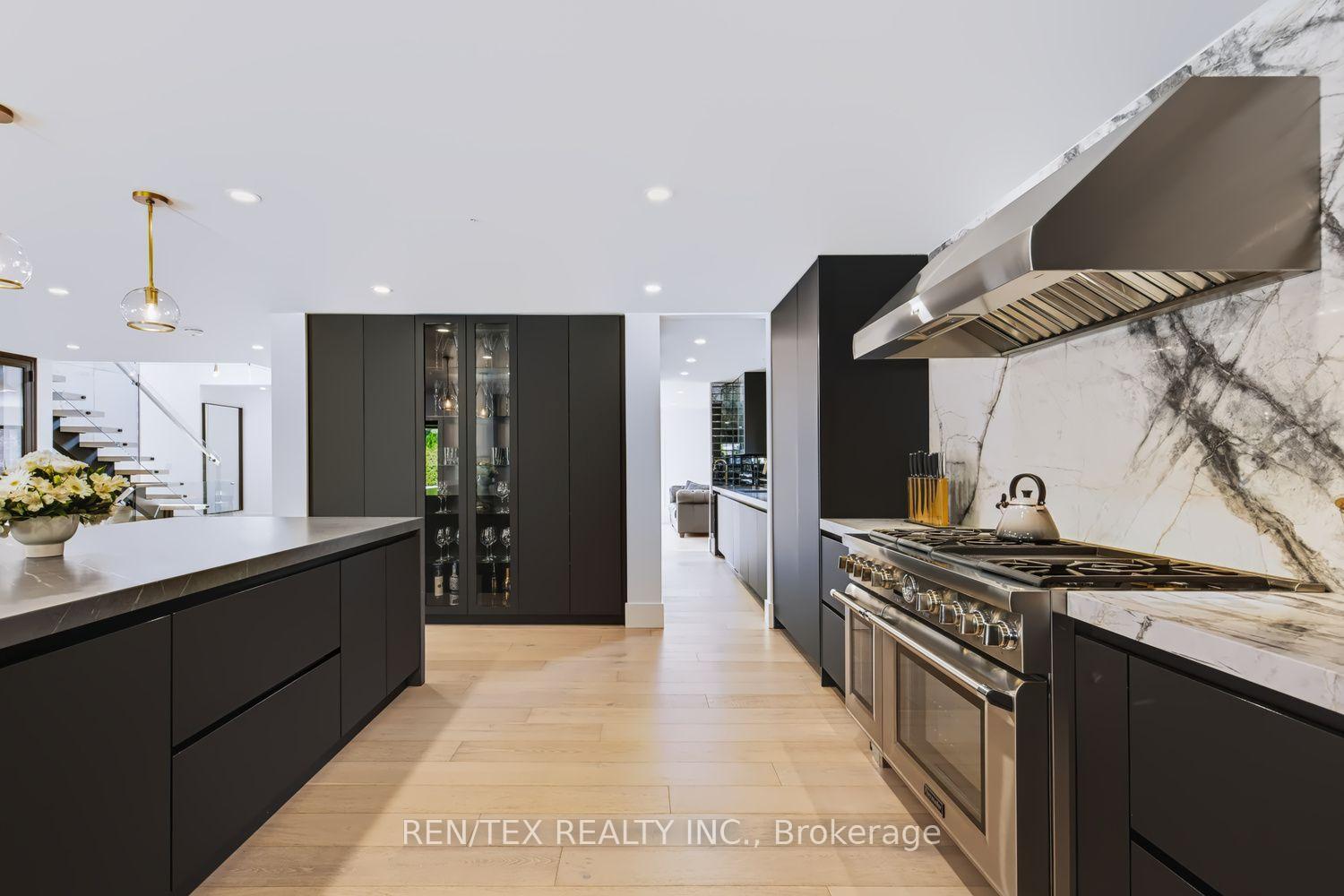Photo 9 of 84 Wilshire Boulevard, Vaughan, East Woodbridge — HOMEH
