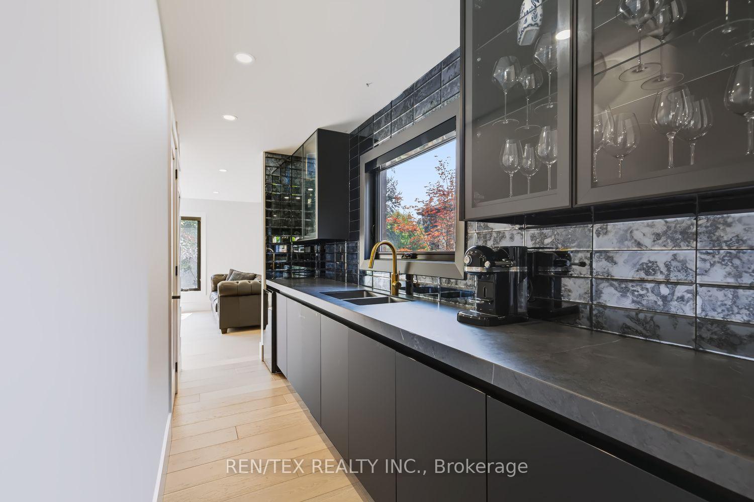 Photo 10 of 84 Wilshire Boulevard, Vaughan, East Woodbridge — HOMEH