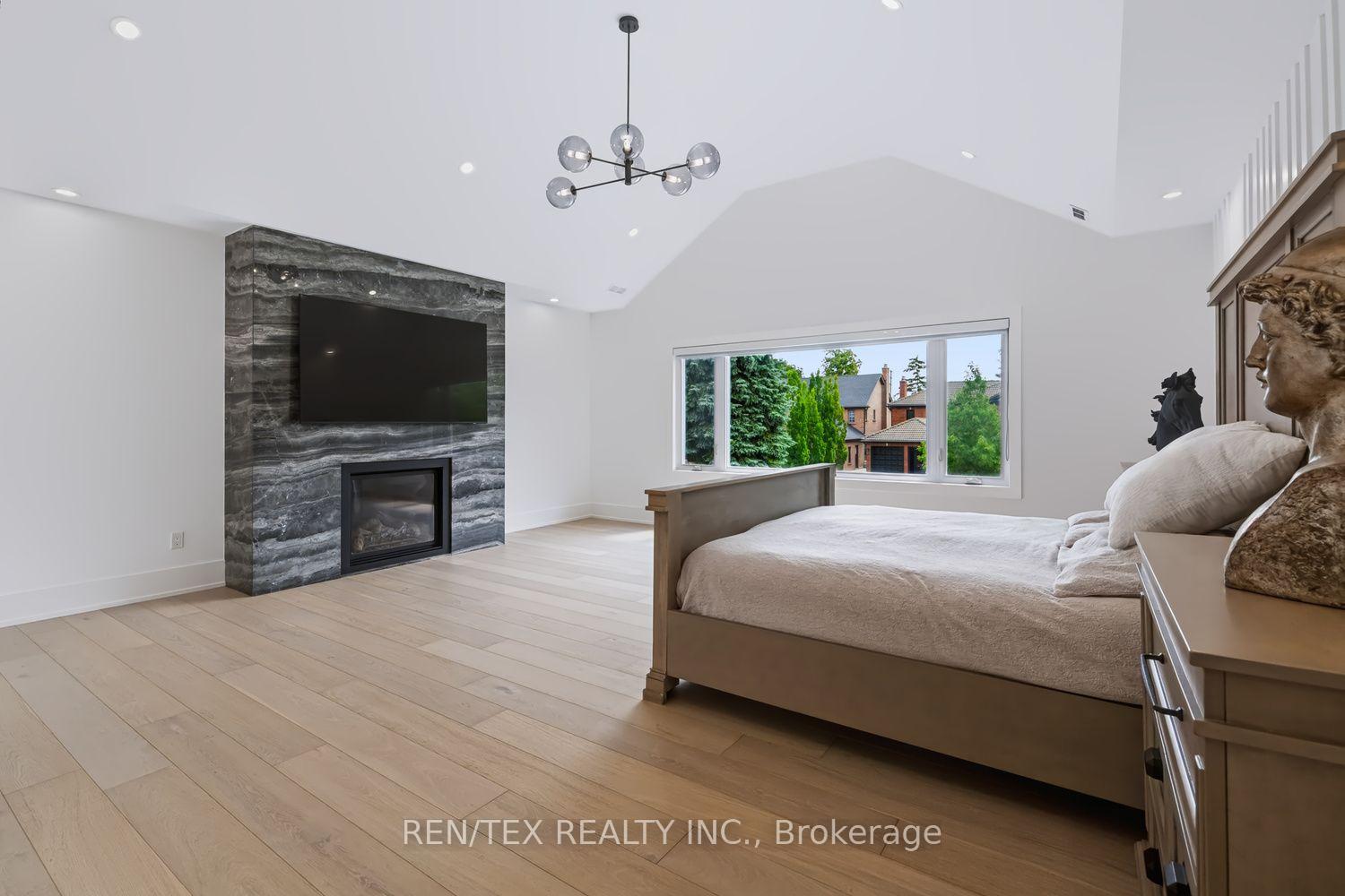 Photo 13 of 84 Wilshire Boulevard, Vaughan, East Woodbridge — HOMEH