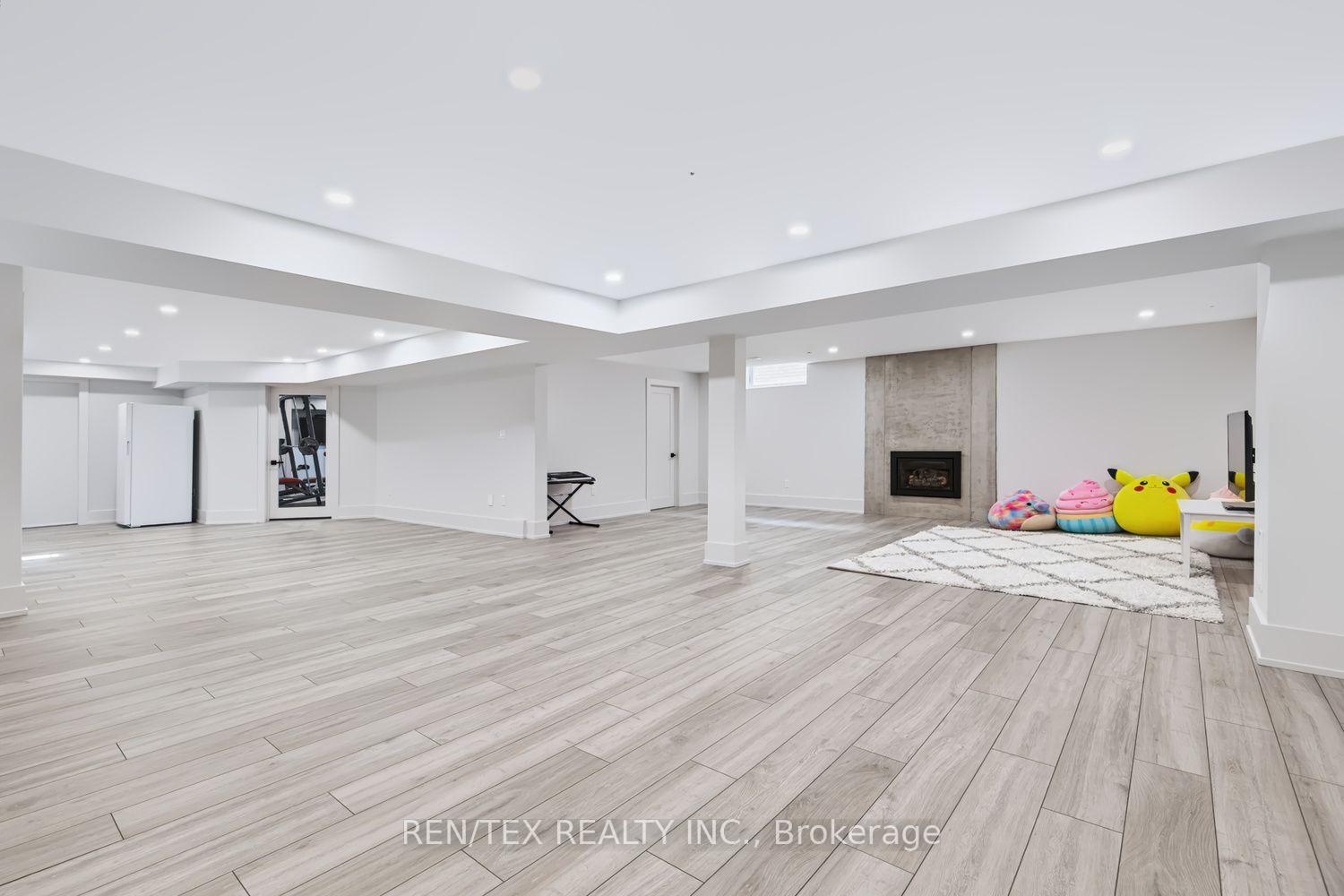 Photo 26 of 84 Wilshire Boulevard, Vaughan, East Woodbridge — HOMEH