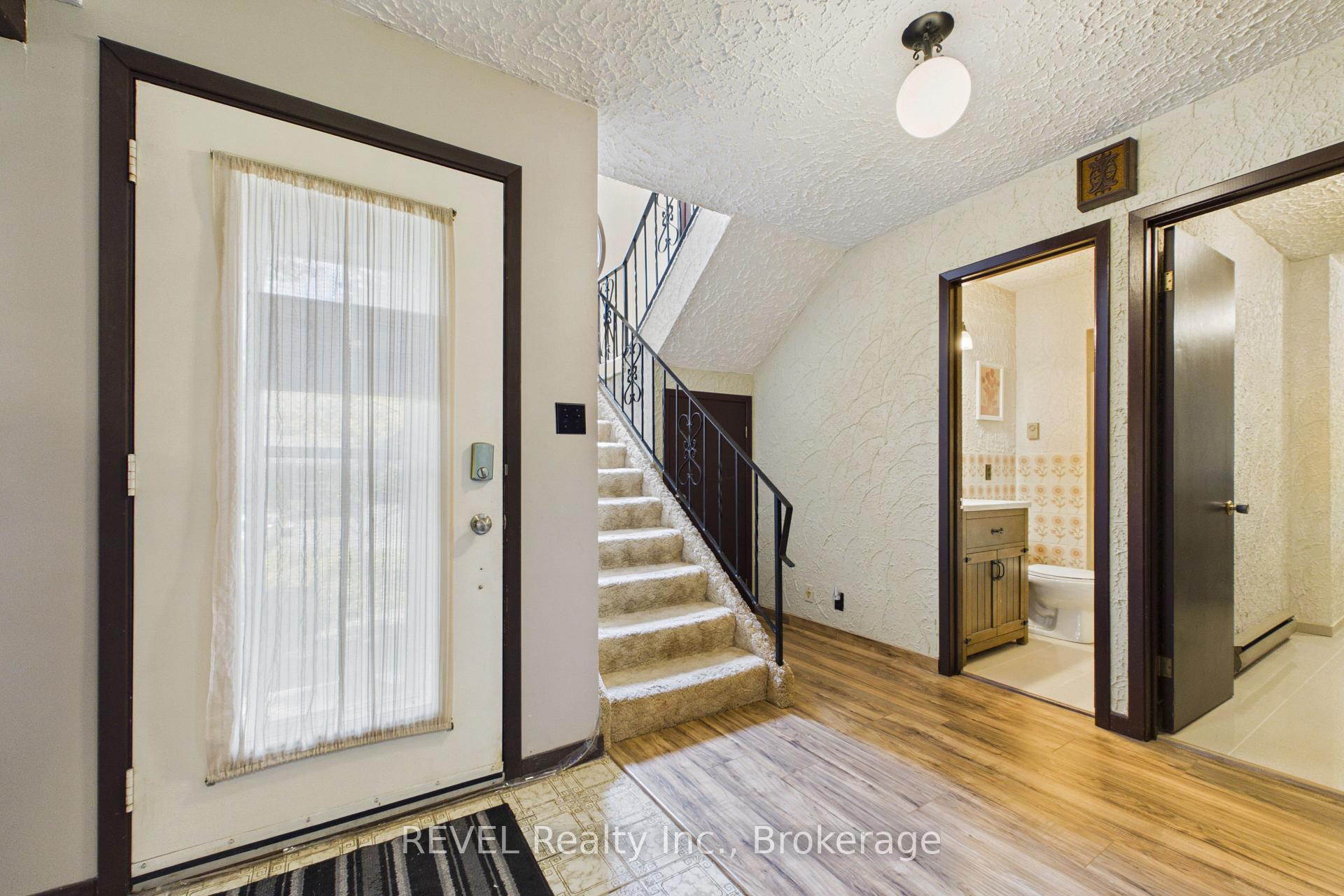 Photo 4 of 370 Segwun Boulevard, Gravenhurst, Muskoka (S) — HOMEH